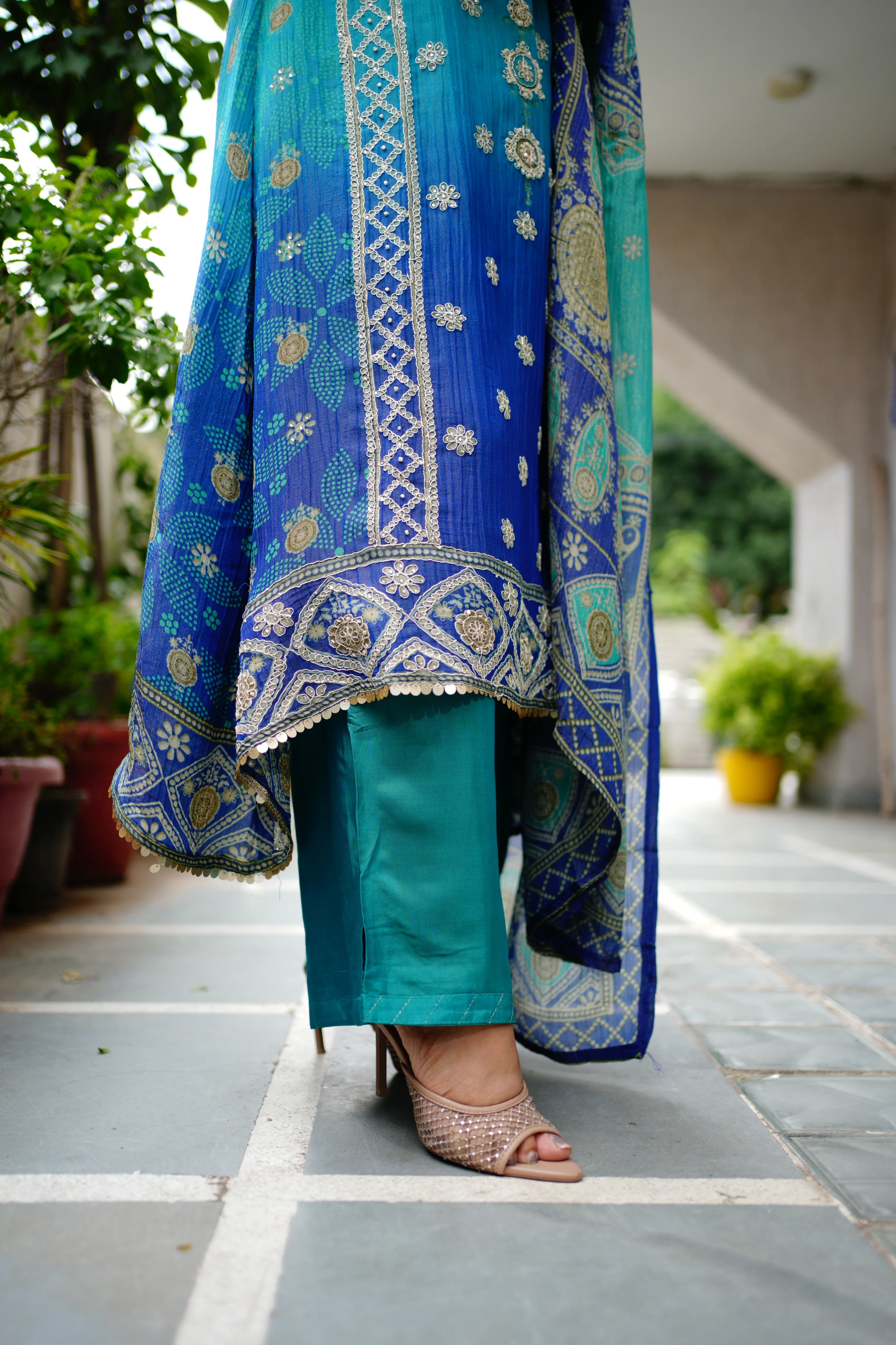 Aaliya Asymmetric Shimmer Tissue Embroidered Pant Set - Image 5