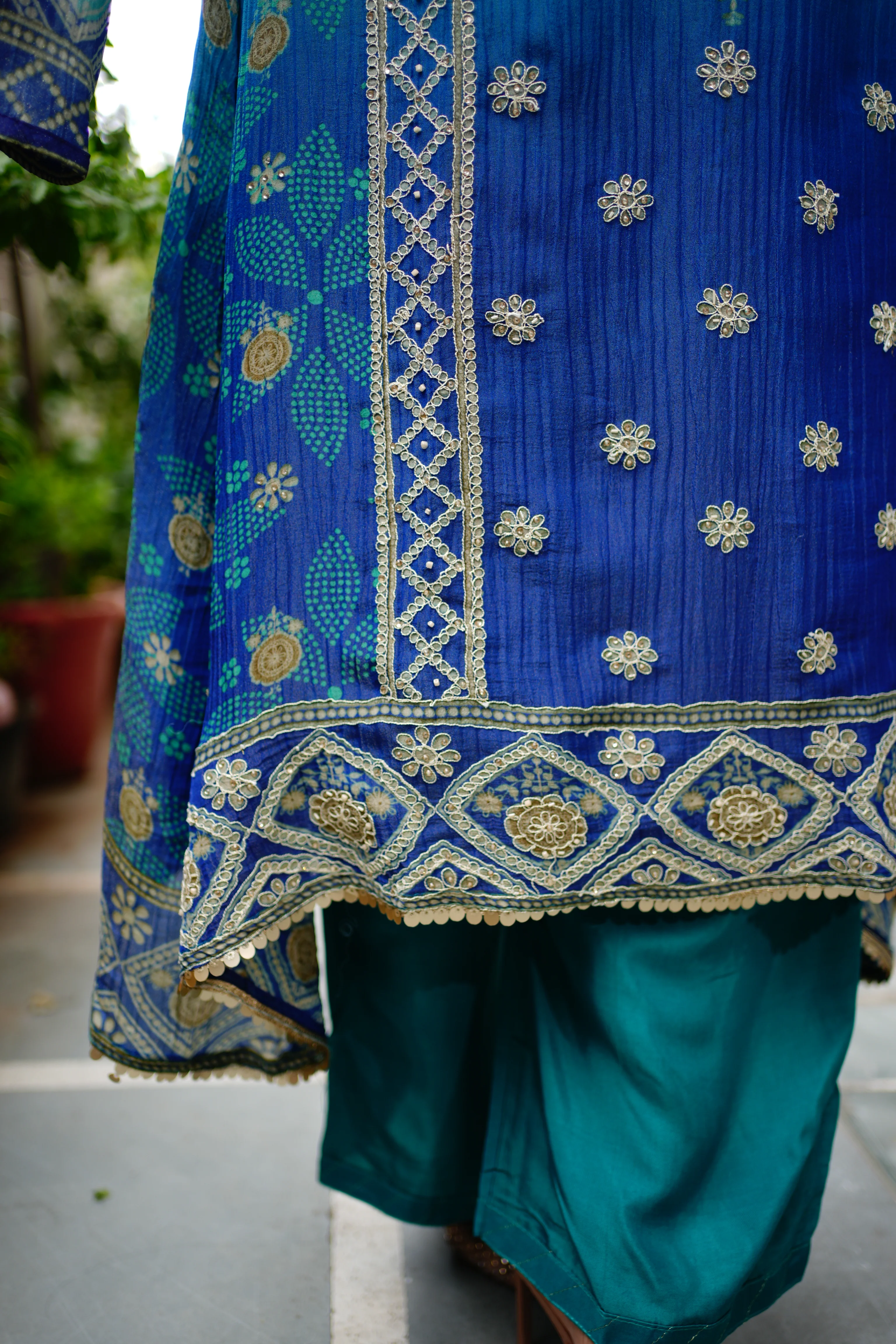 Aaliya Asymmetric Shimmer Tissue Embroidered Pant Set - Image 9