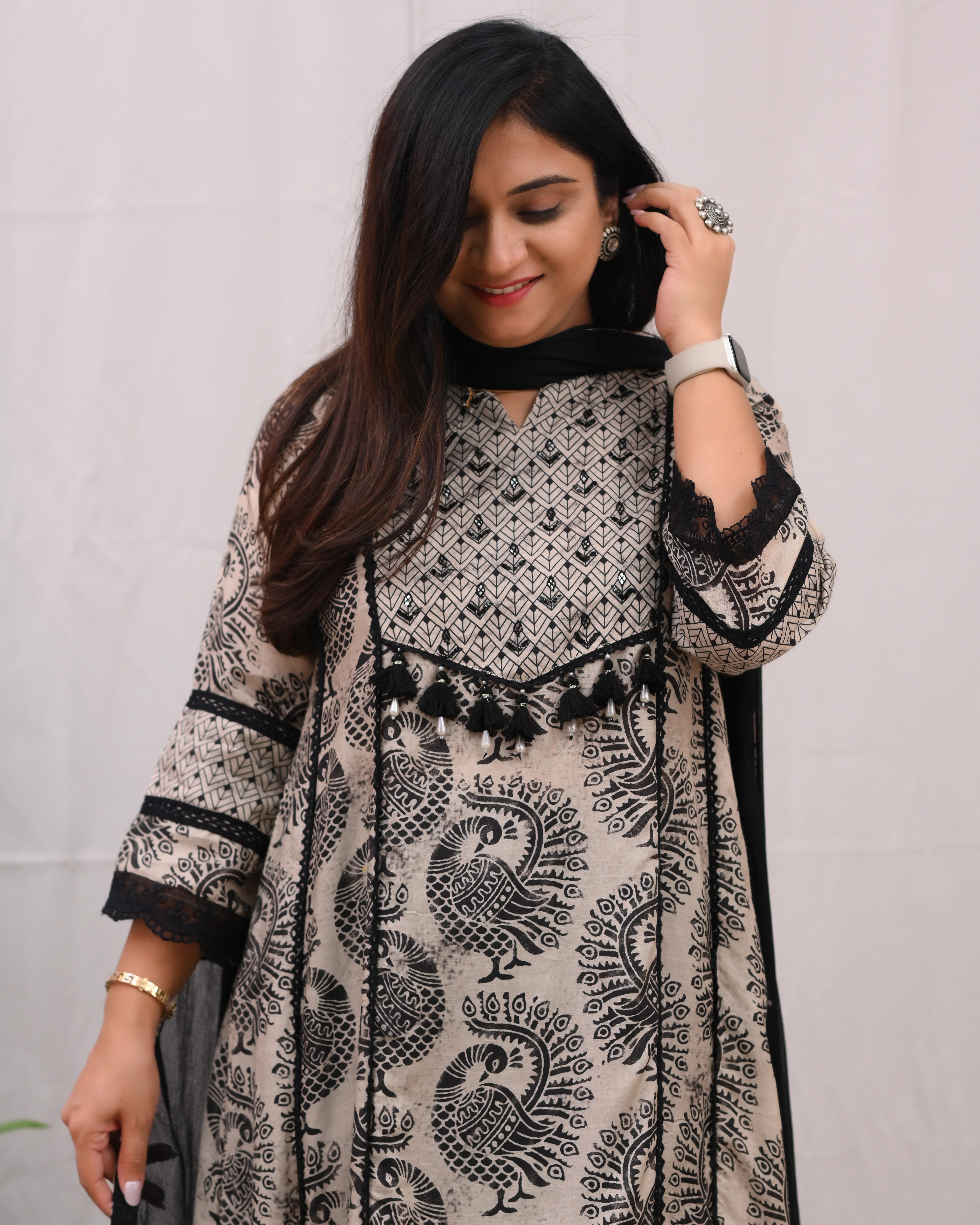 Aaravi Muslin Embroidered Pakistani pant set - Image 4
