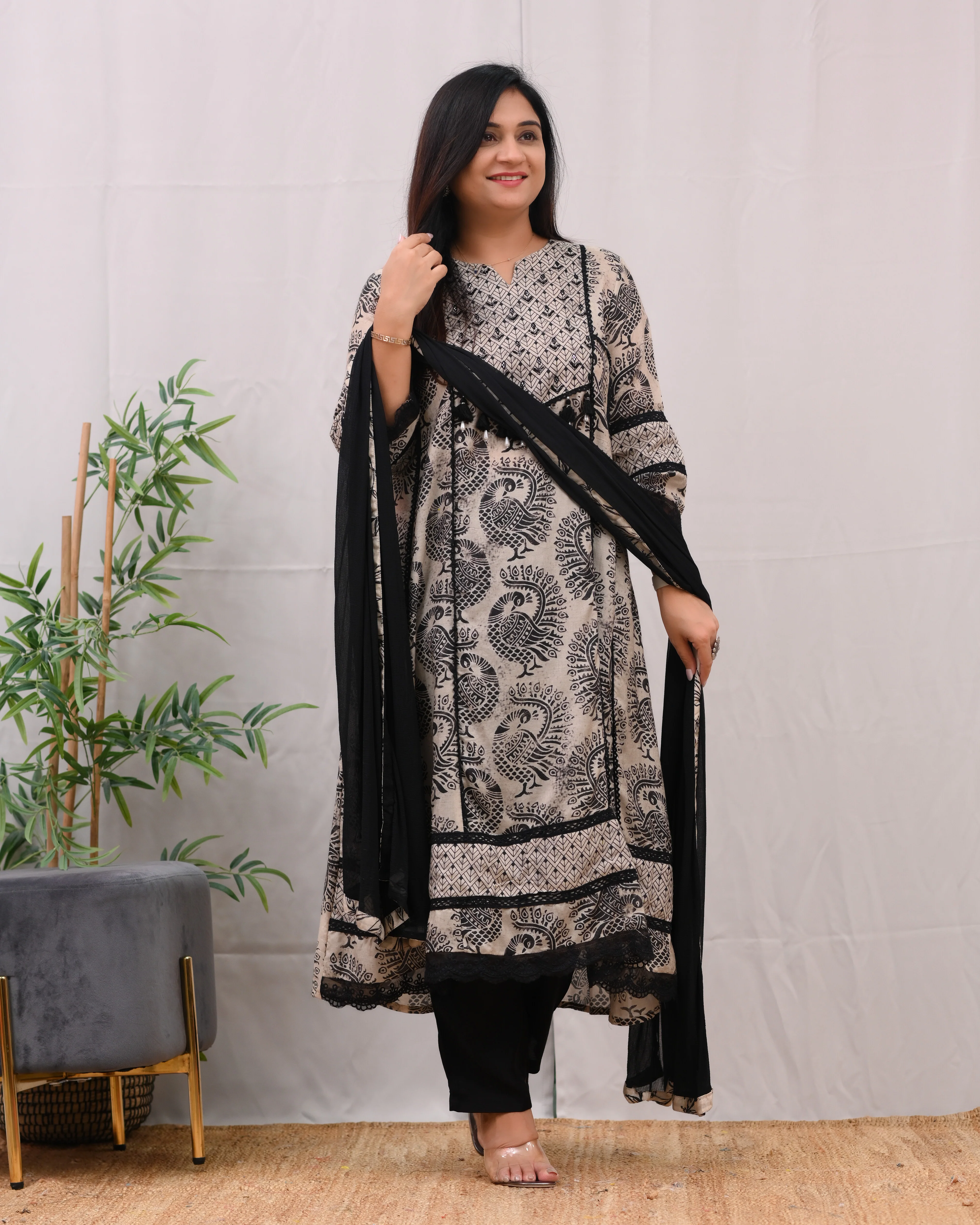Aaravi Muslin Embroidered Pakistani pant set - Image 7