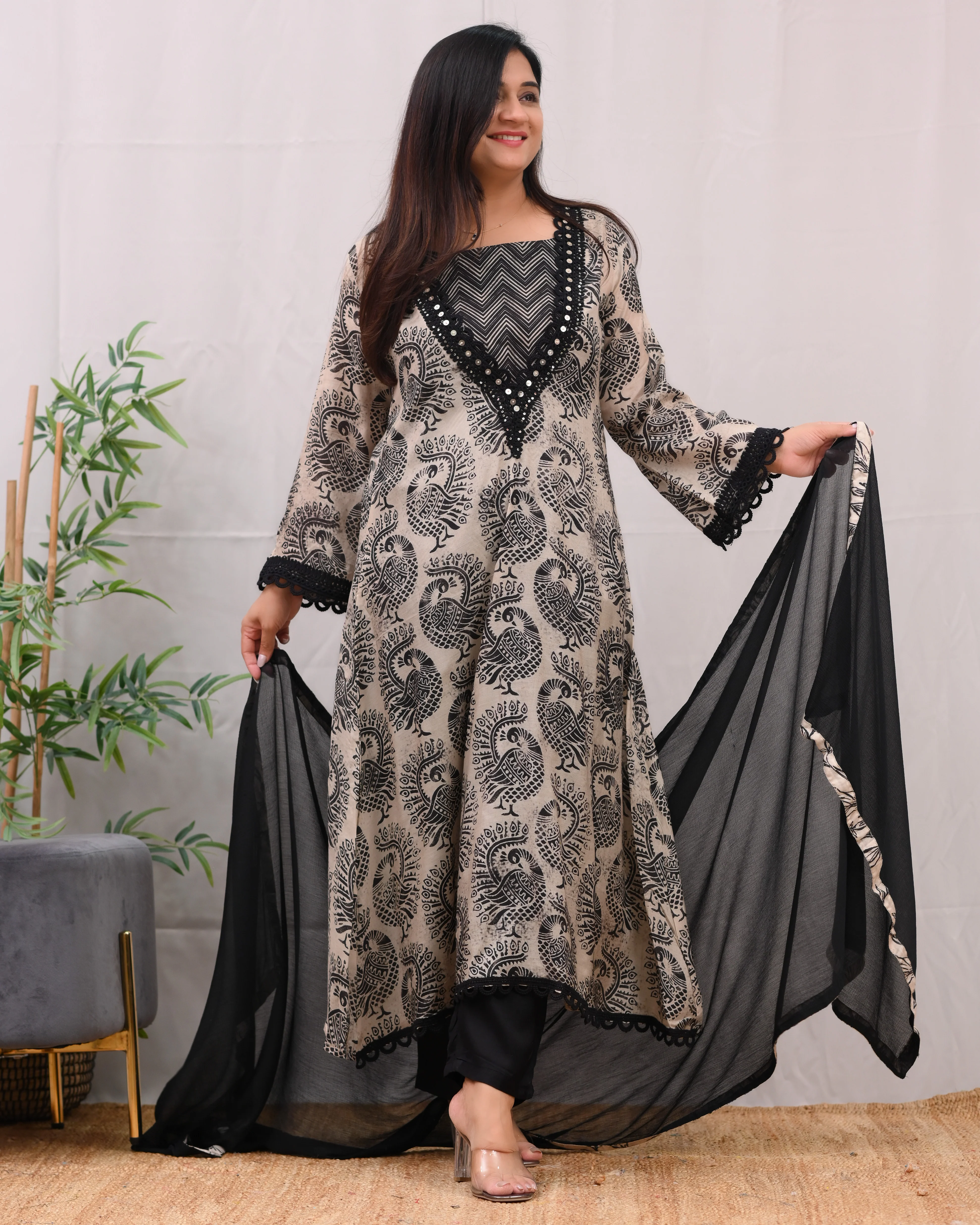 Aaravi Muslin Embroidered Pakistani pant set - Image 8