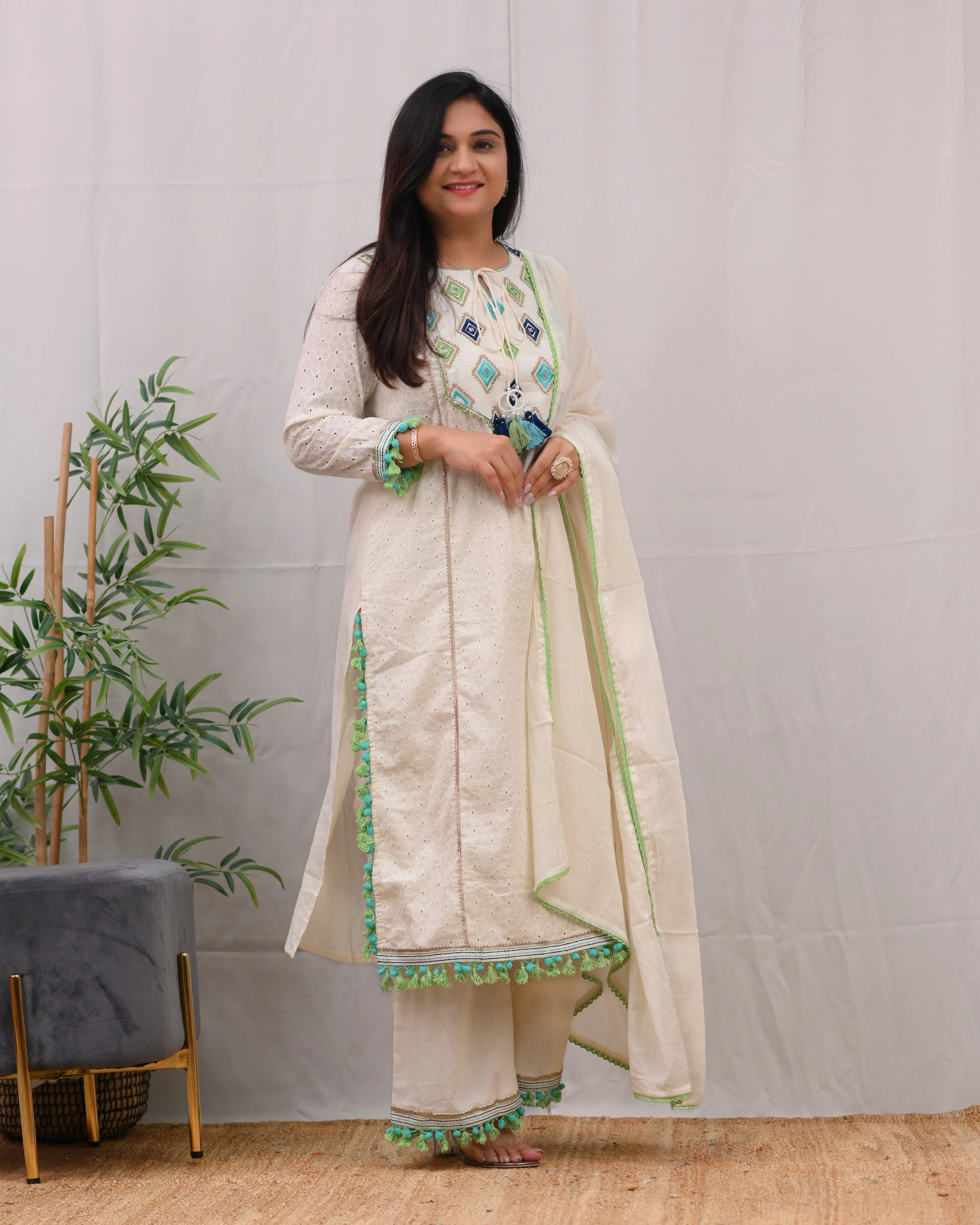 Aashi Cotton Sciffili Pakistani Suit - Image 3
