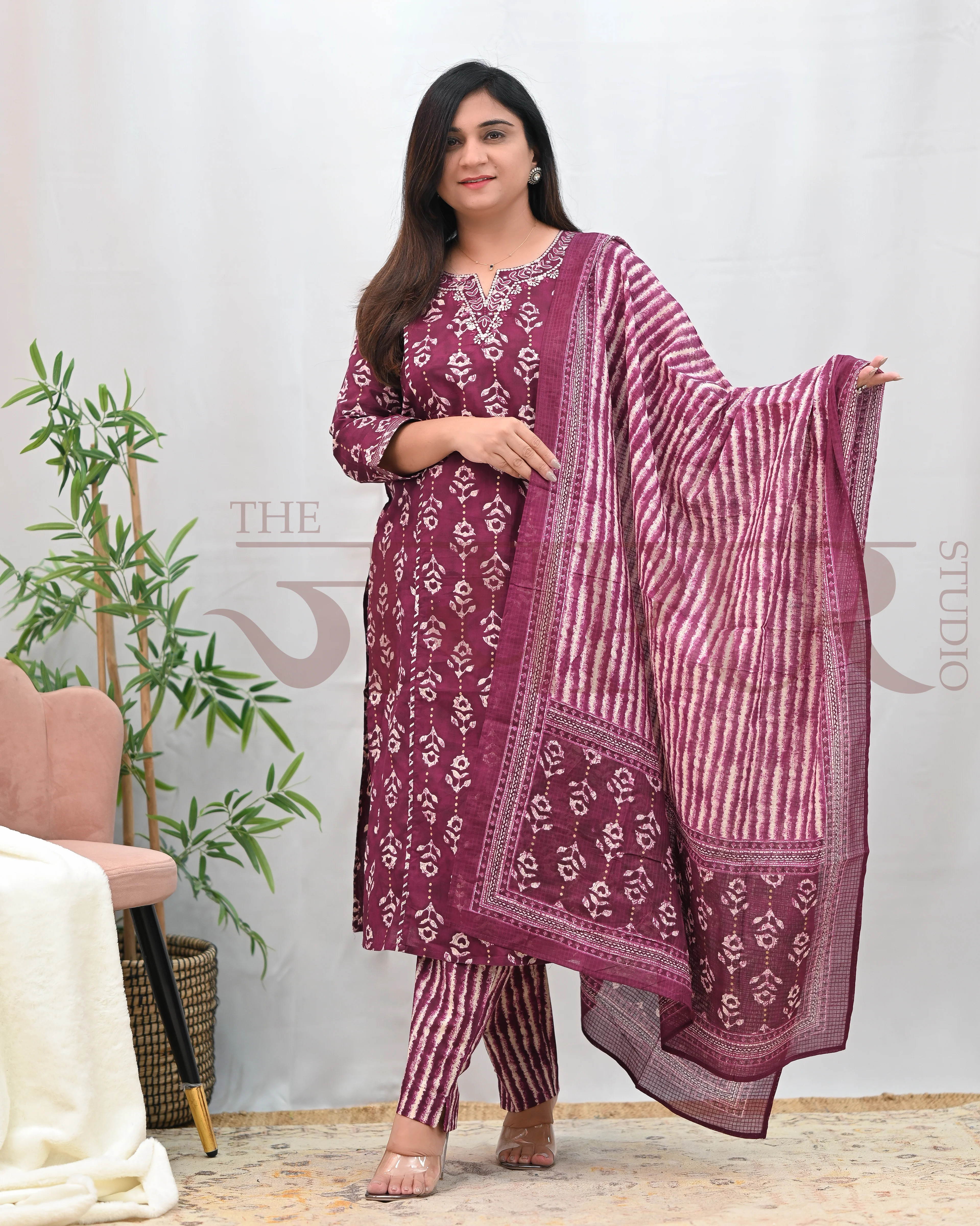 Anina Cotton Zari Embroidered Pant Set - Image 13