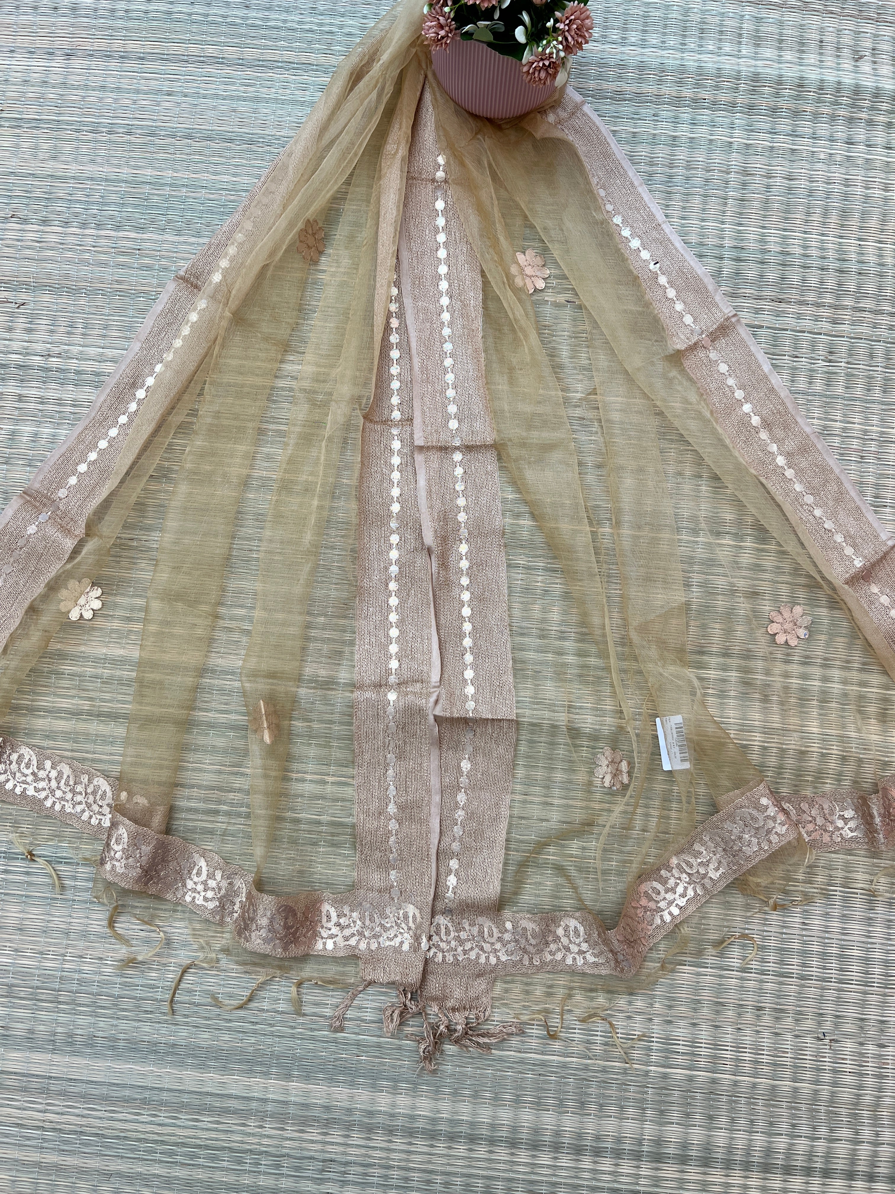 Beautiful Tissue Dupatta With Gotta Work - Image 3