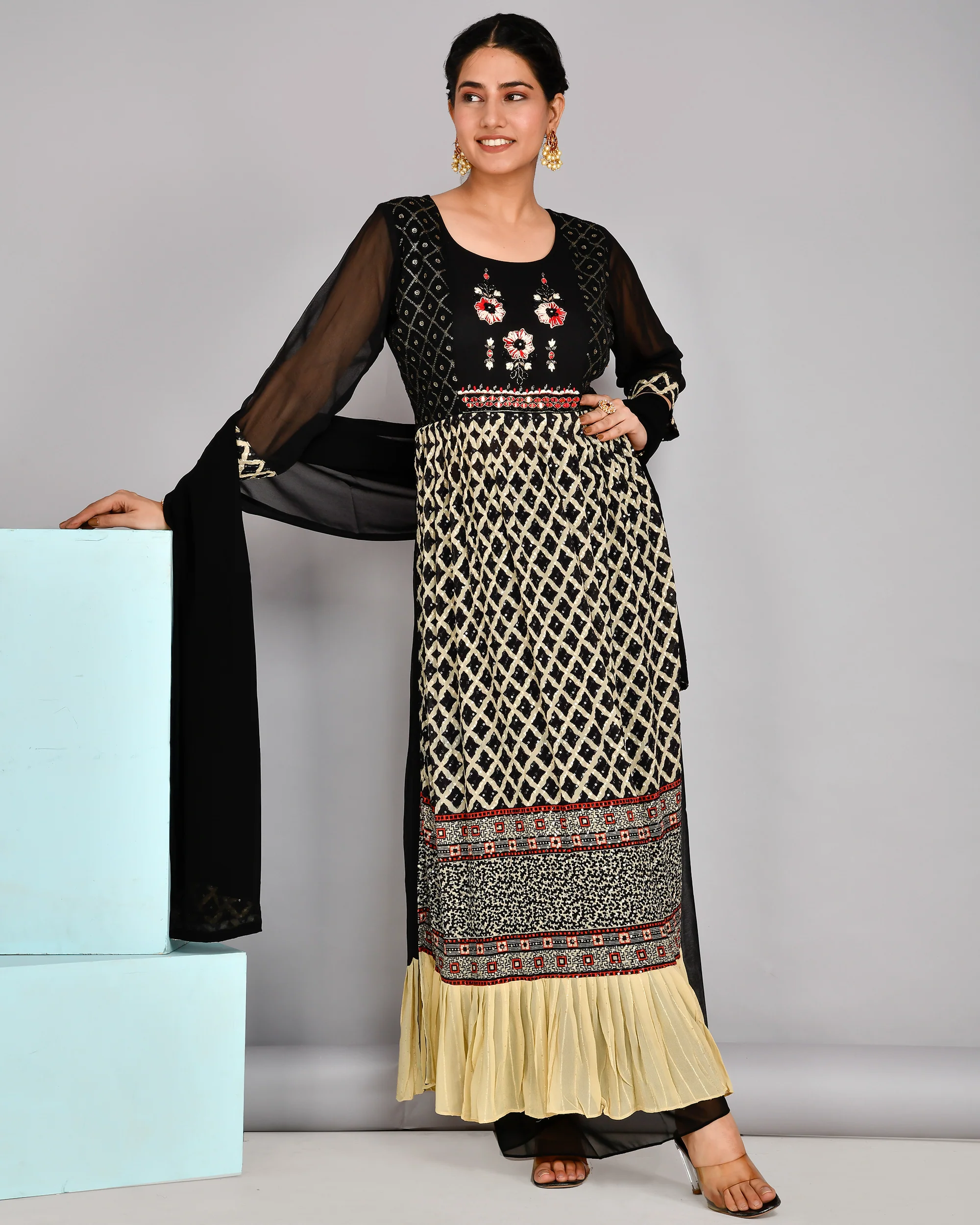 Black and Beige Georgette Nyra Set - Image 9