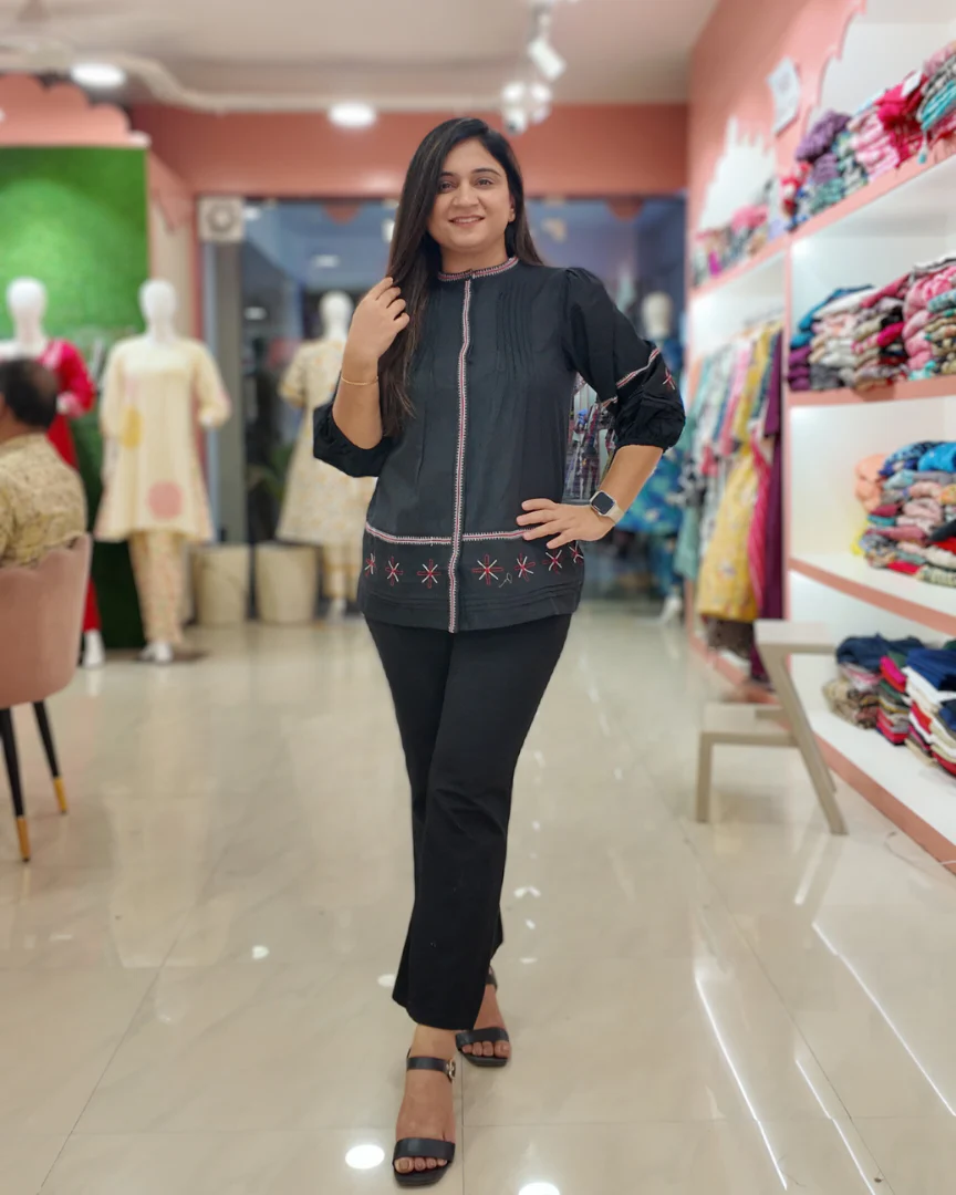 Black Cotton Embroidered Casual Short Top - Image 3