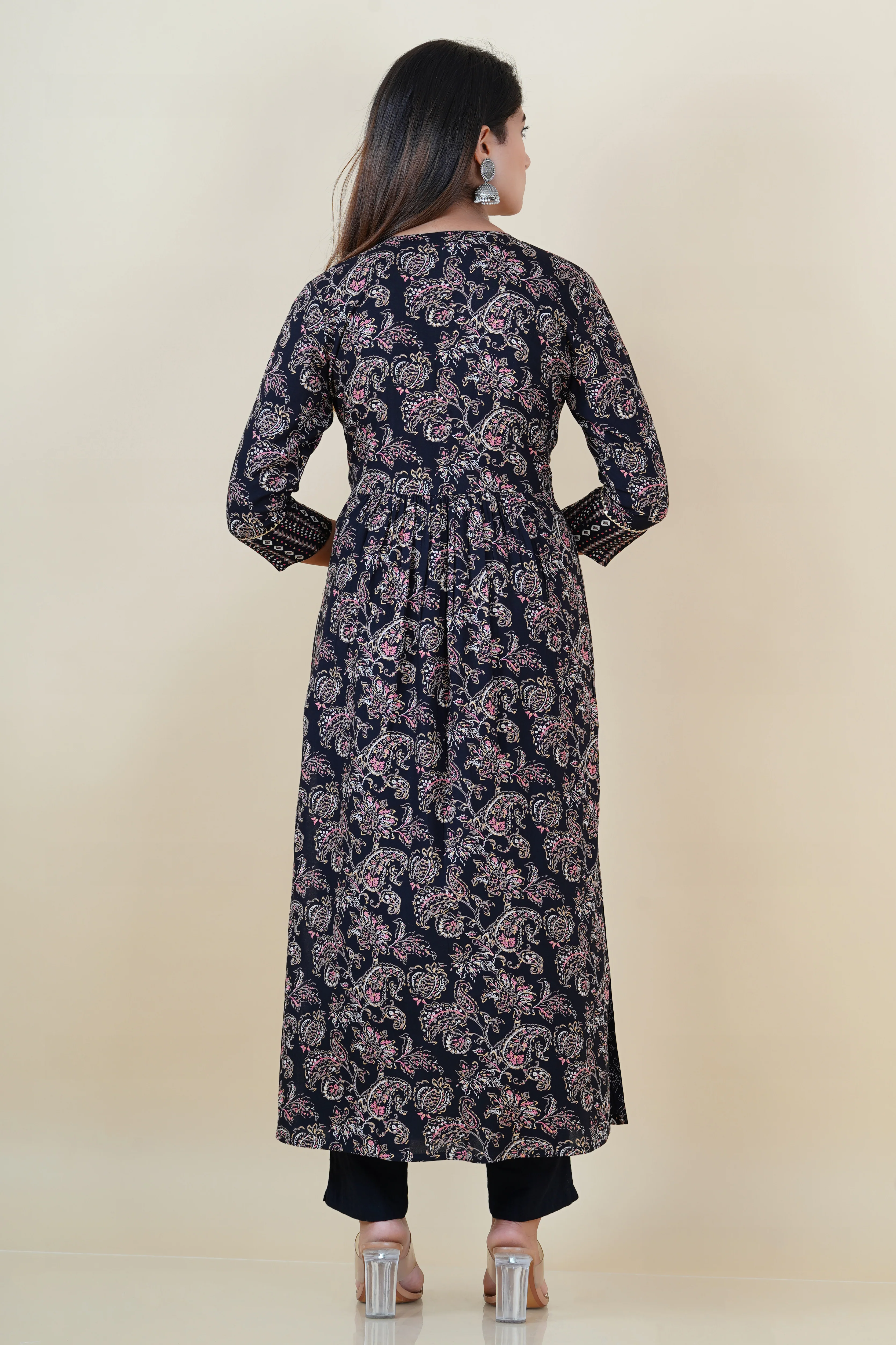 Casual Black Embroidered Nyra Cut Kurta - Image 5