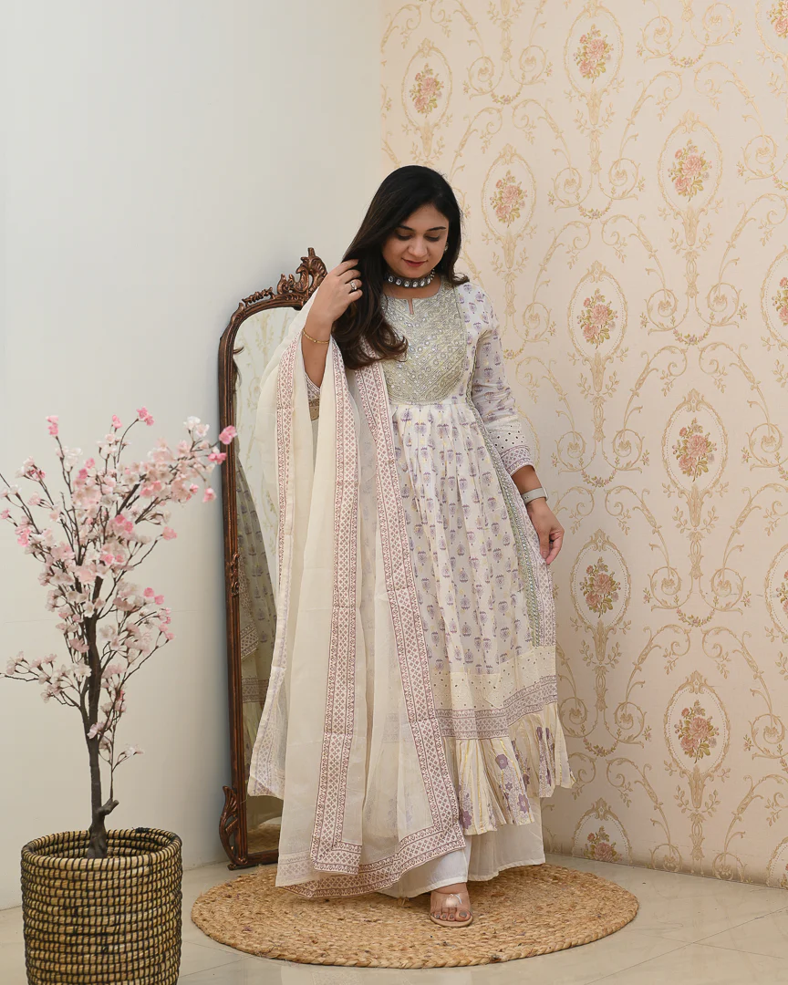 Charvi Cotton Embroidered Nyra Divider Set - Image 15