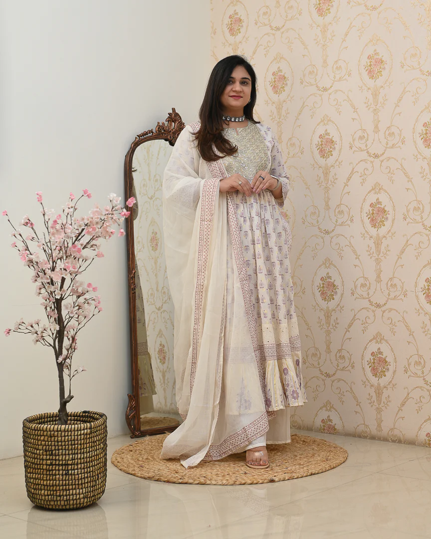 Charvi Cotton Embroidered Nyra Divider Set - Image 5