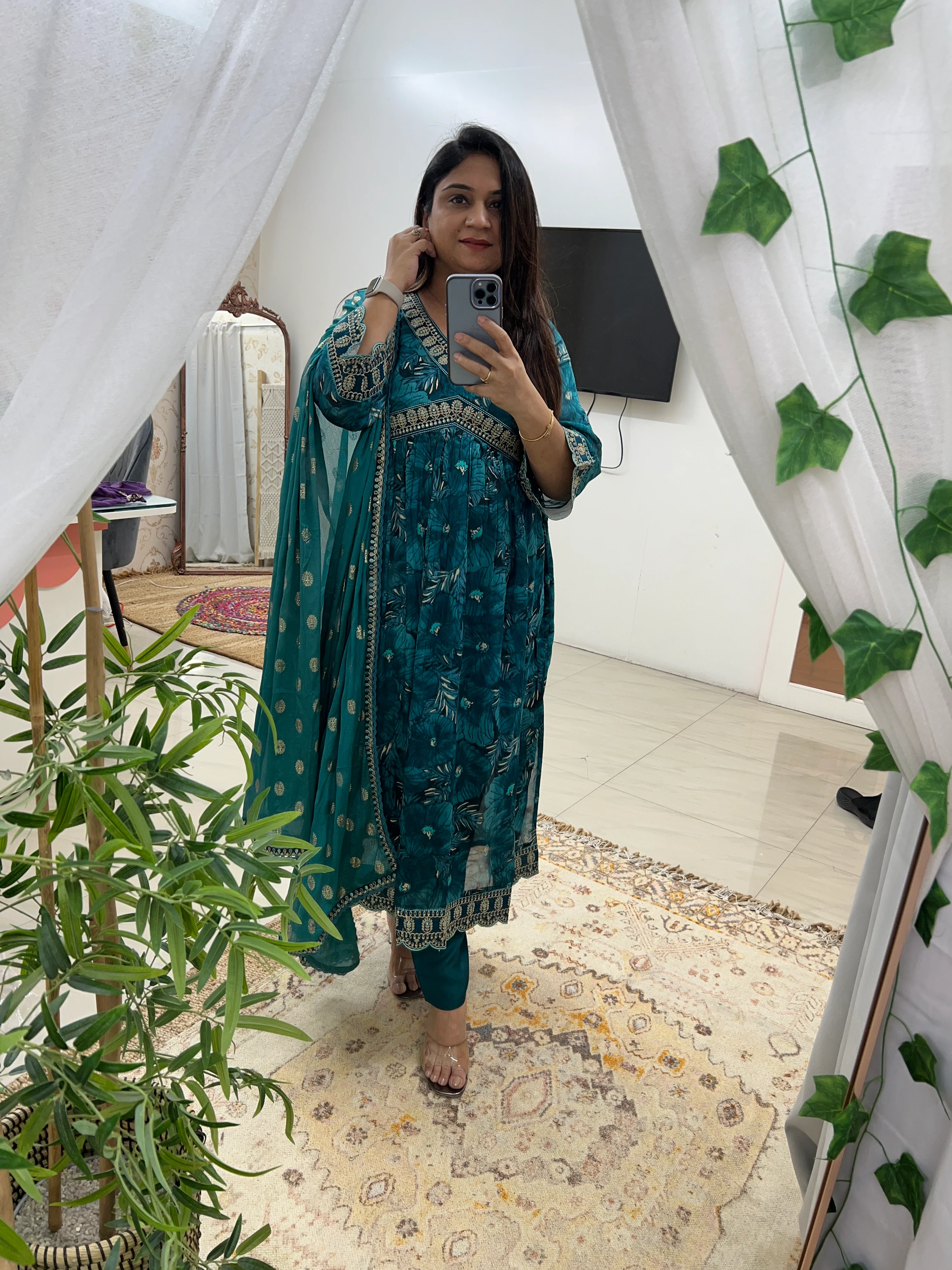Chinnon Embroidered Floral Alia Pant Set - Image 7
