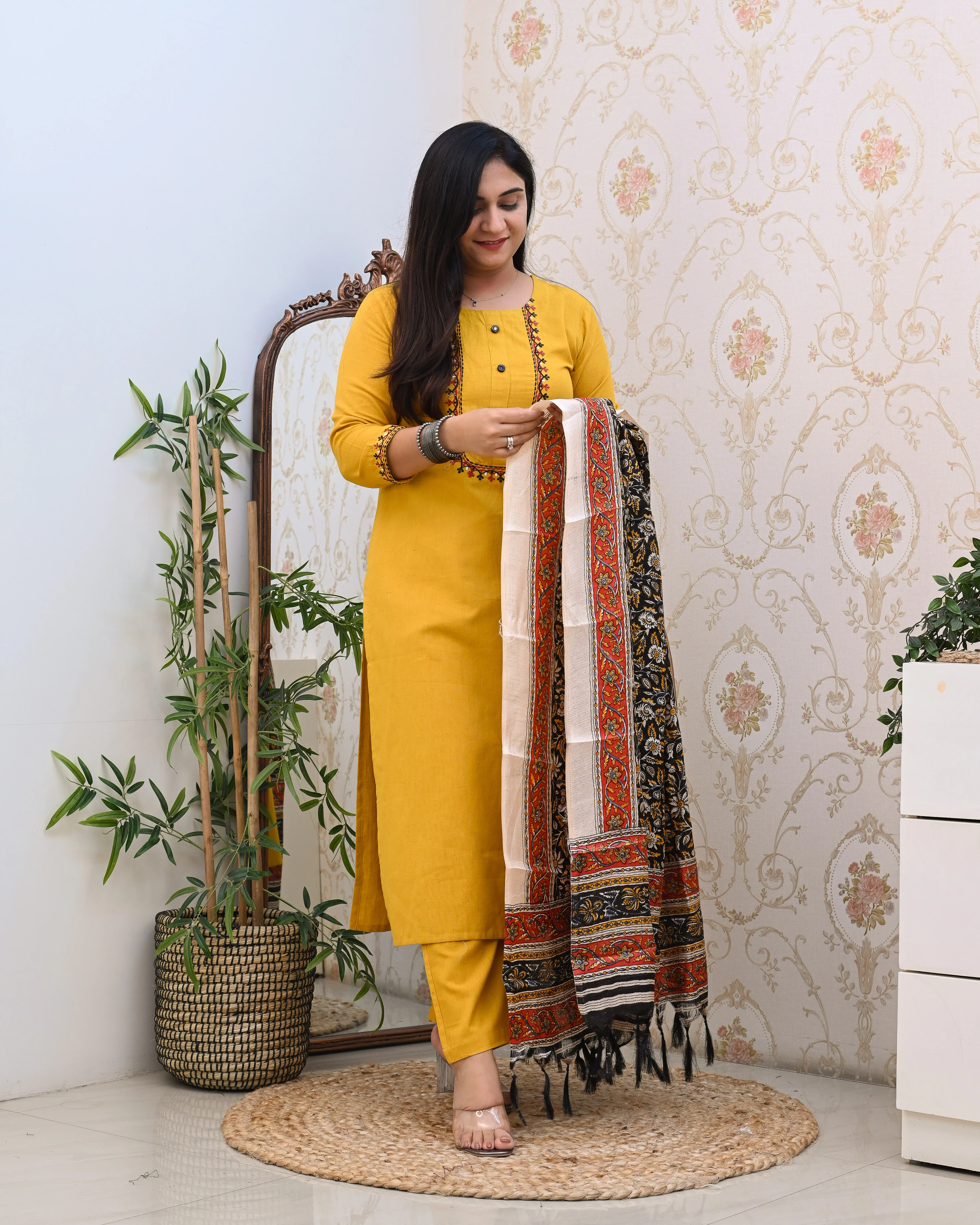 Cotton Embroidered Kalamkari Dupatta Suit - Image 4