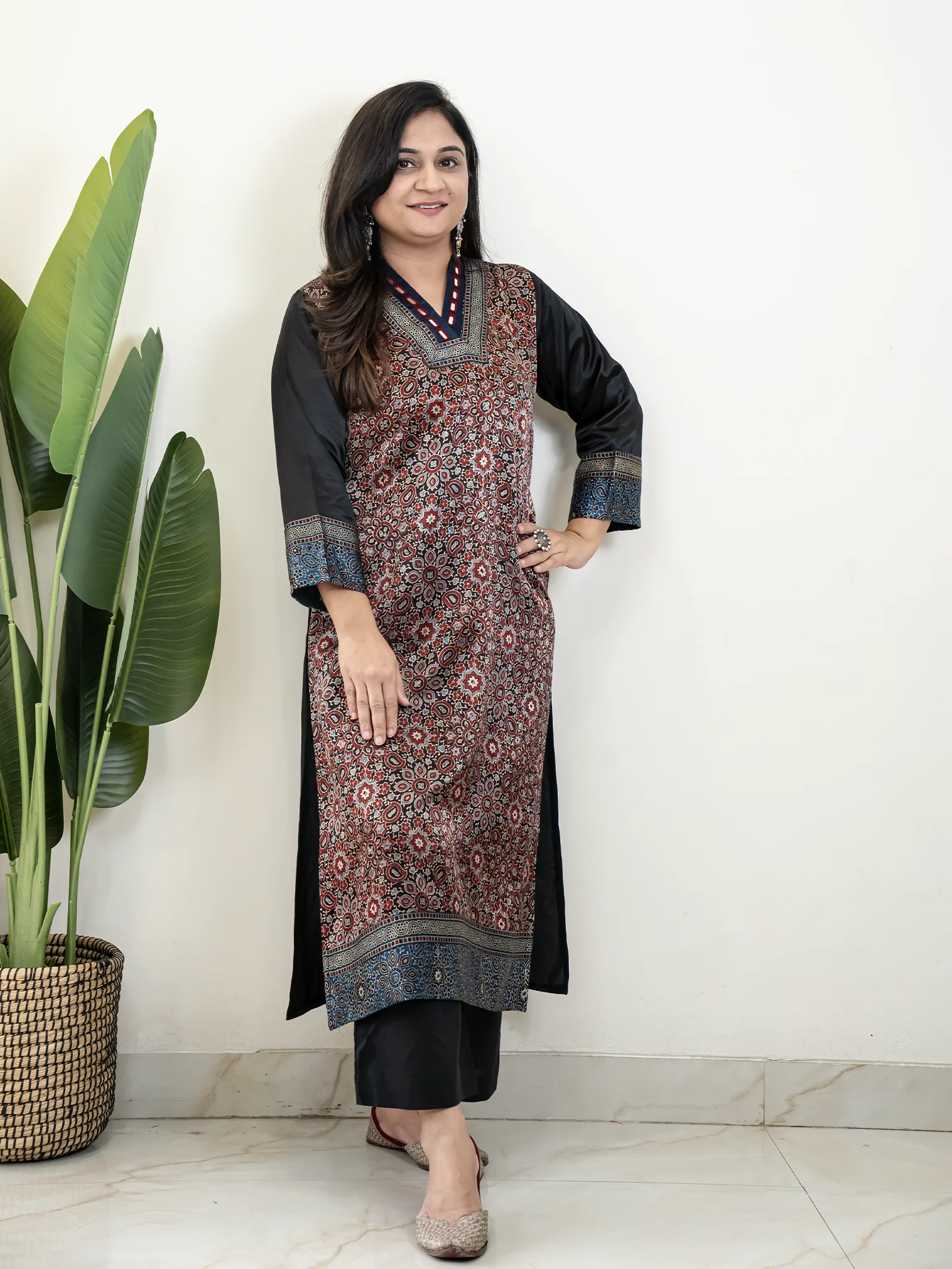 Norah Black Mashru Silk Embroidered Straight Kurta - Image 4