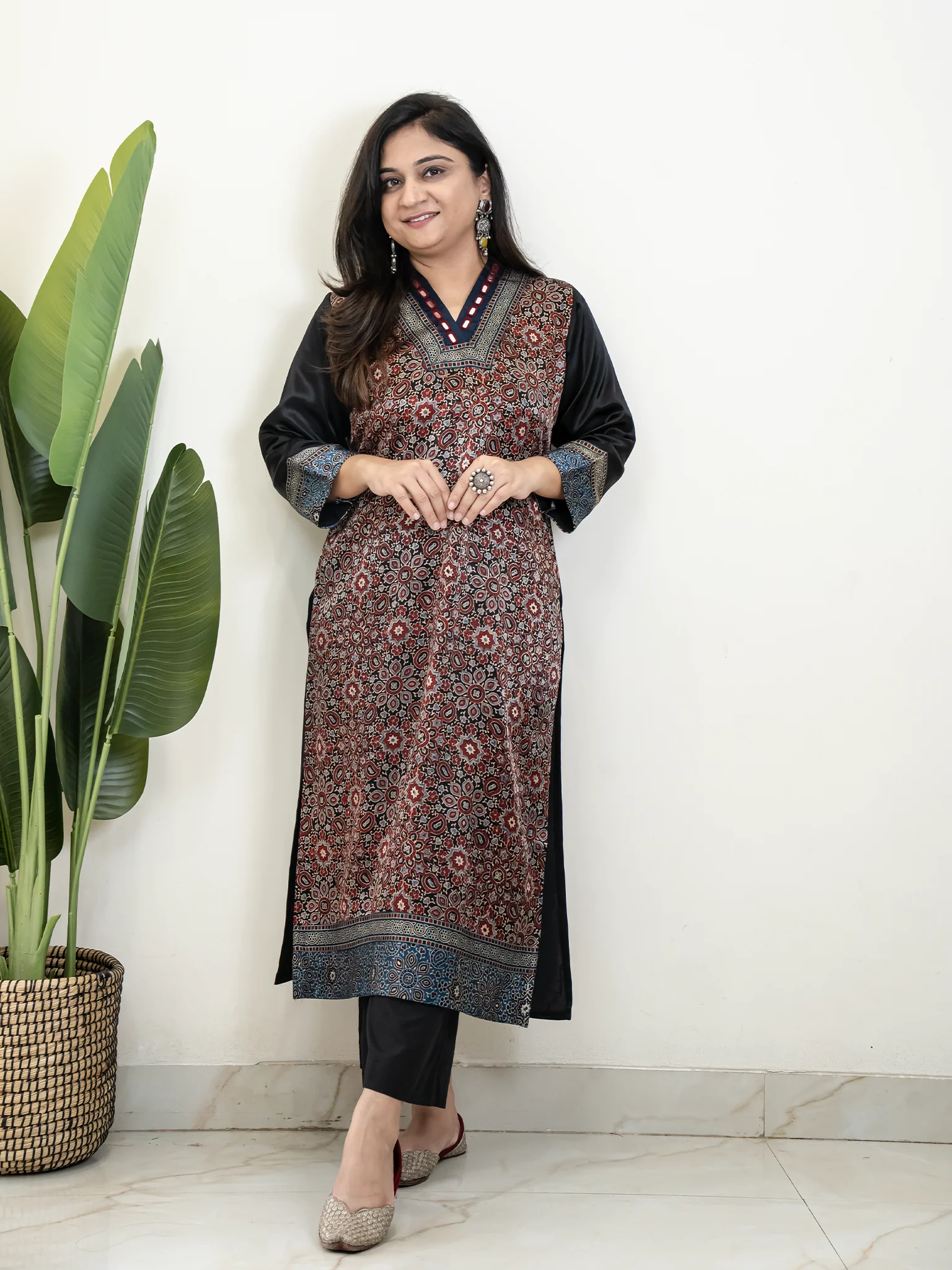 Norah Black Mashru Silk Embroidered Straight Kurta - Image 5