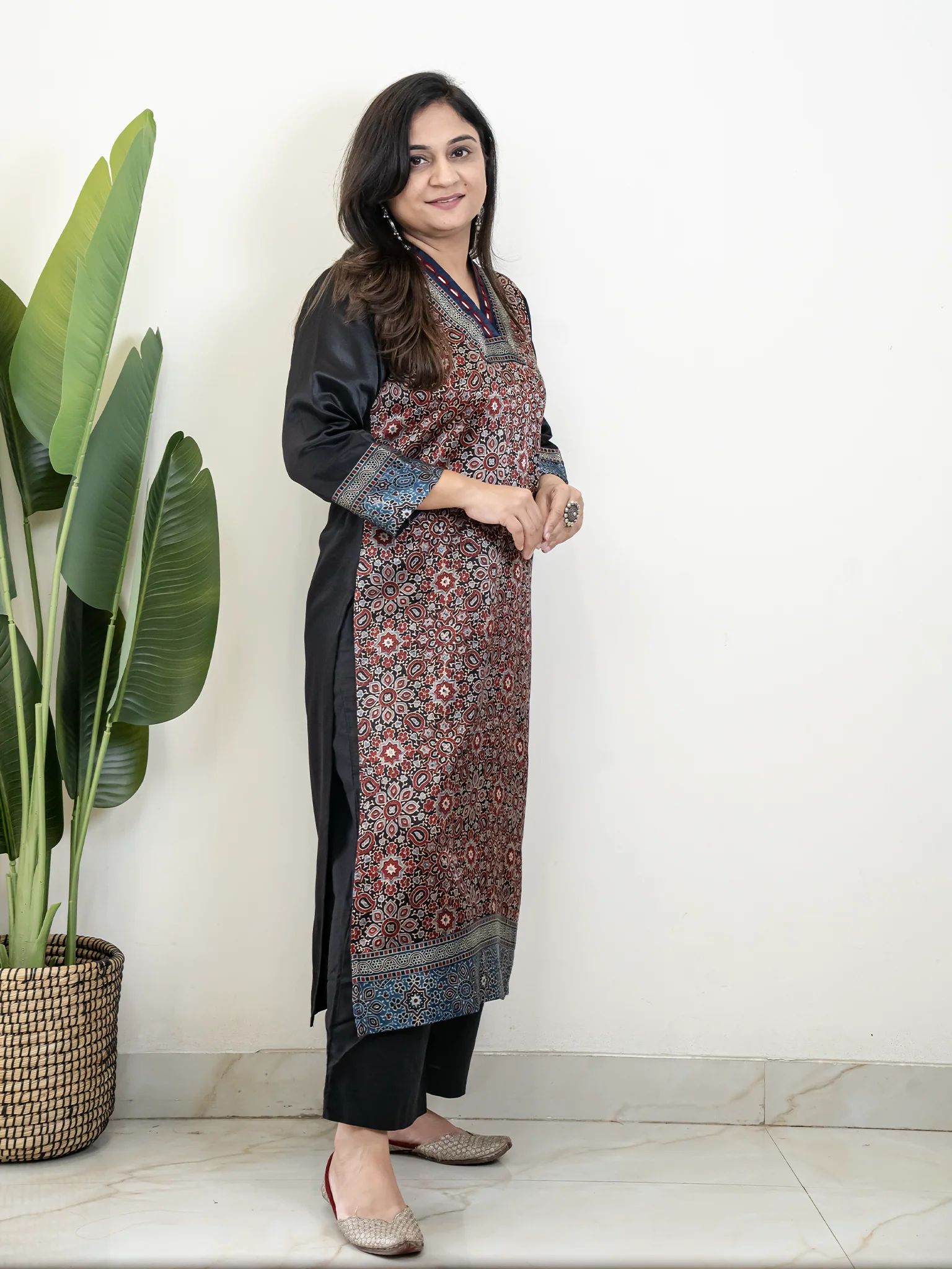 Norah Black Mashru Silk Embroidered Straight Kurta - Image 7