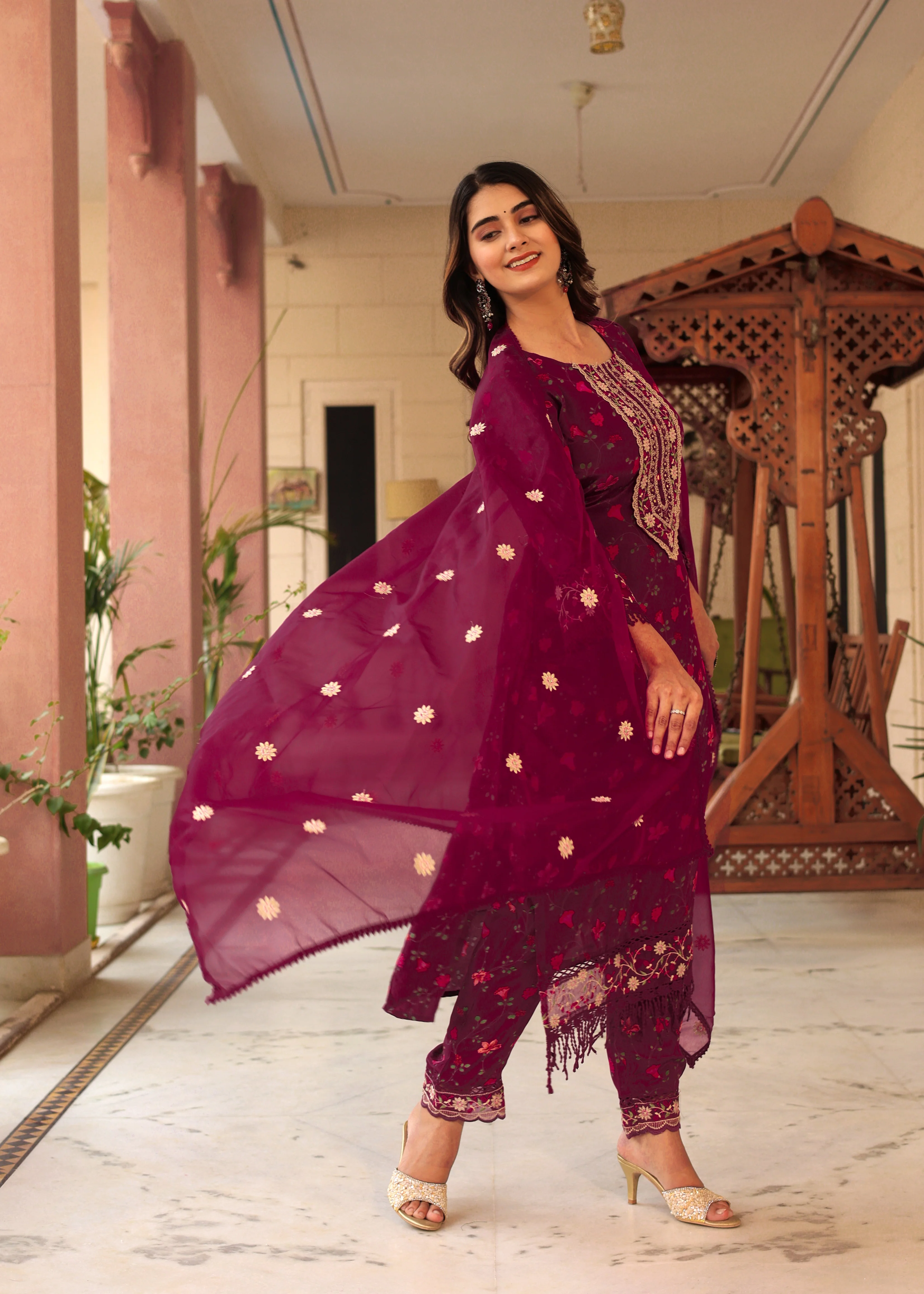 Crepe floral Embroidered Pant Set - Image 3
