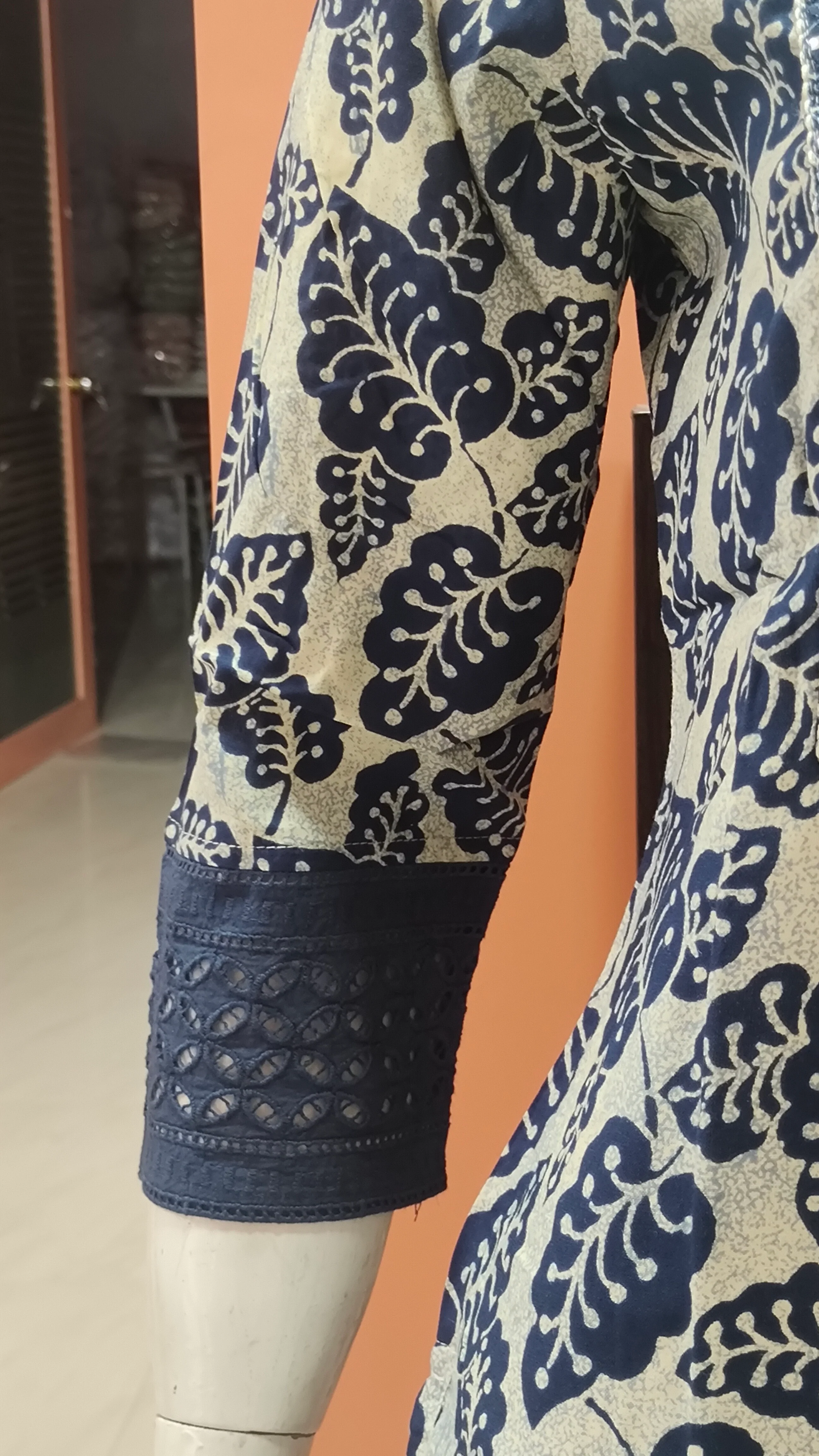 Deep Blue Floral Casual Cotton Short Top - Image 7