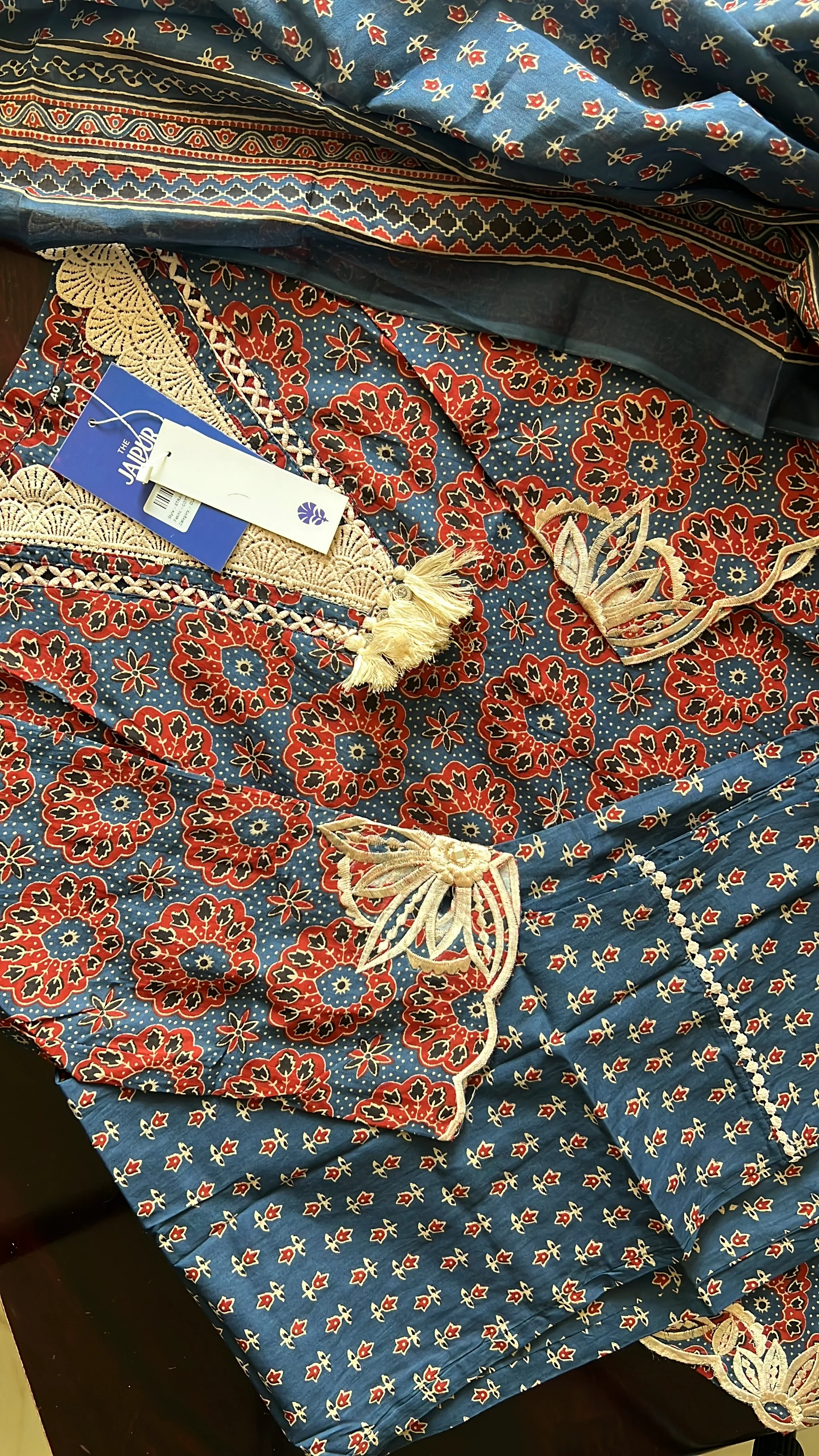 Driti Cotton Cutwork Detailed Pant set - Image 12