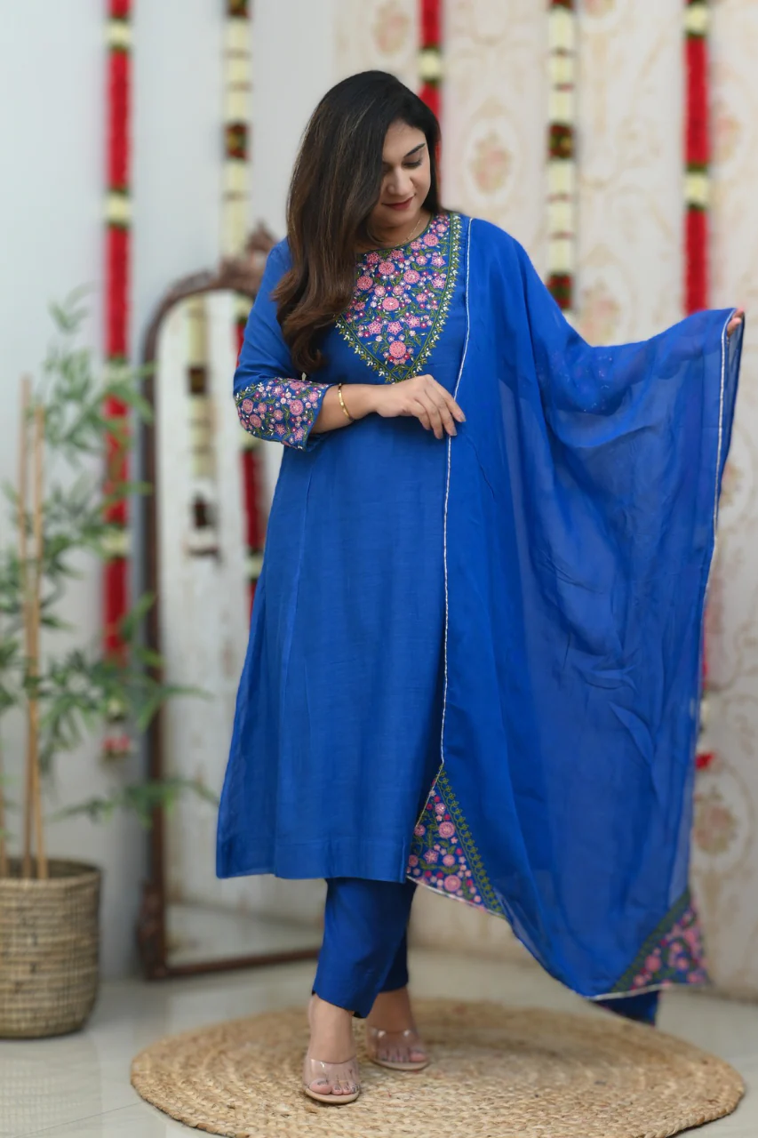 Flared Chanderi Embroidered Pant Set - Image 7