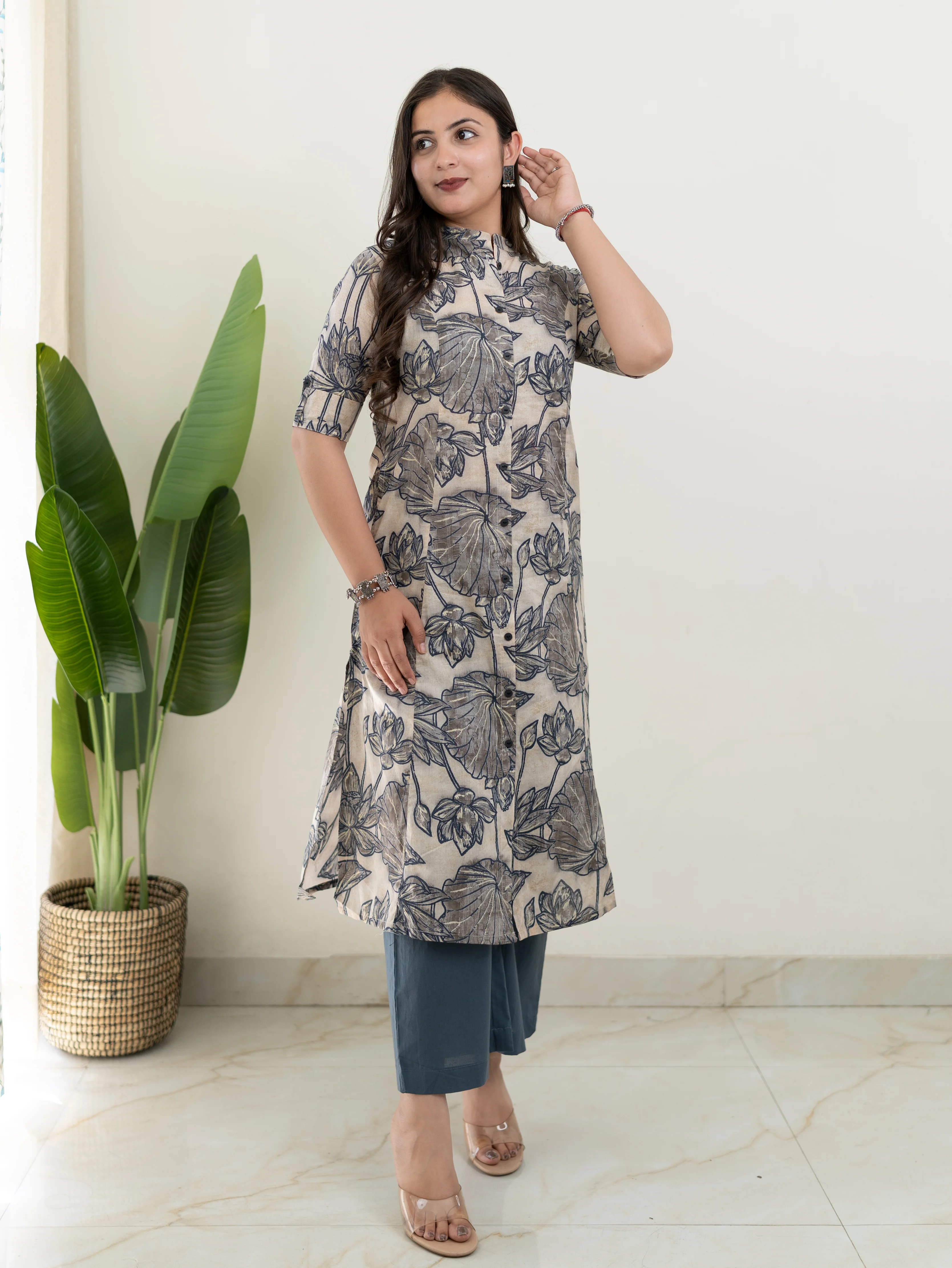 Grey Floral A-line Cotton Kurta Set - Image 4