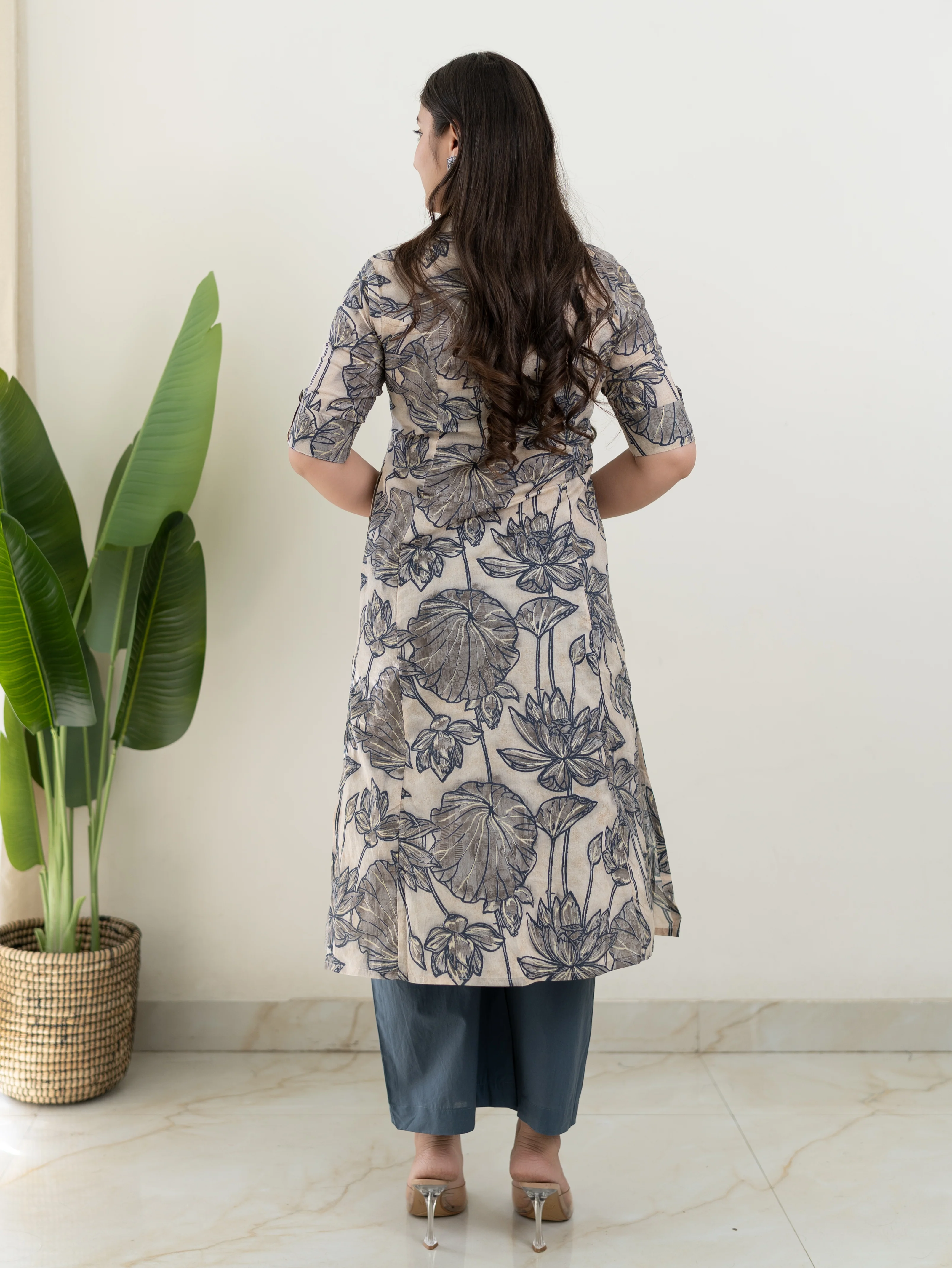 Grey Floral A-line Cotton Kurta Set - Image 6