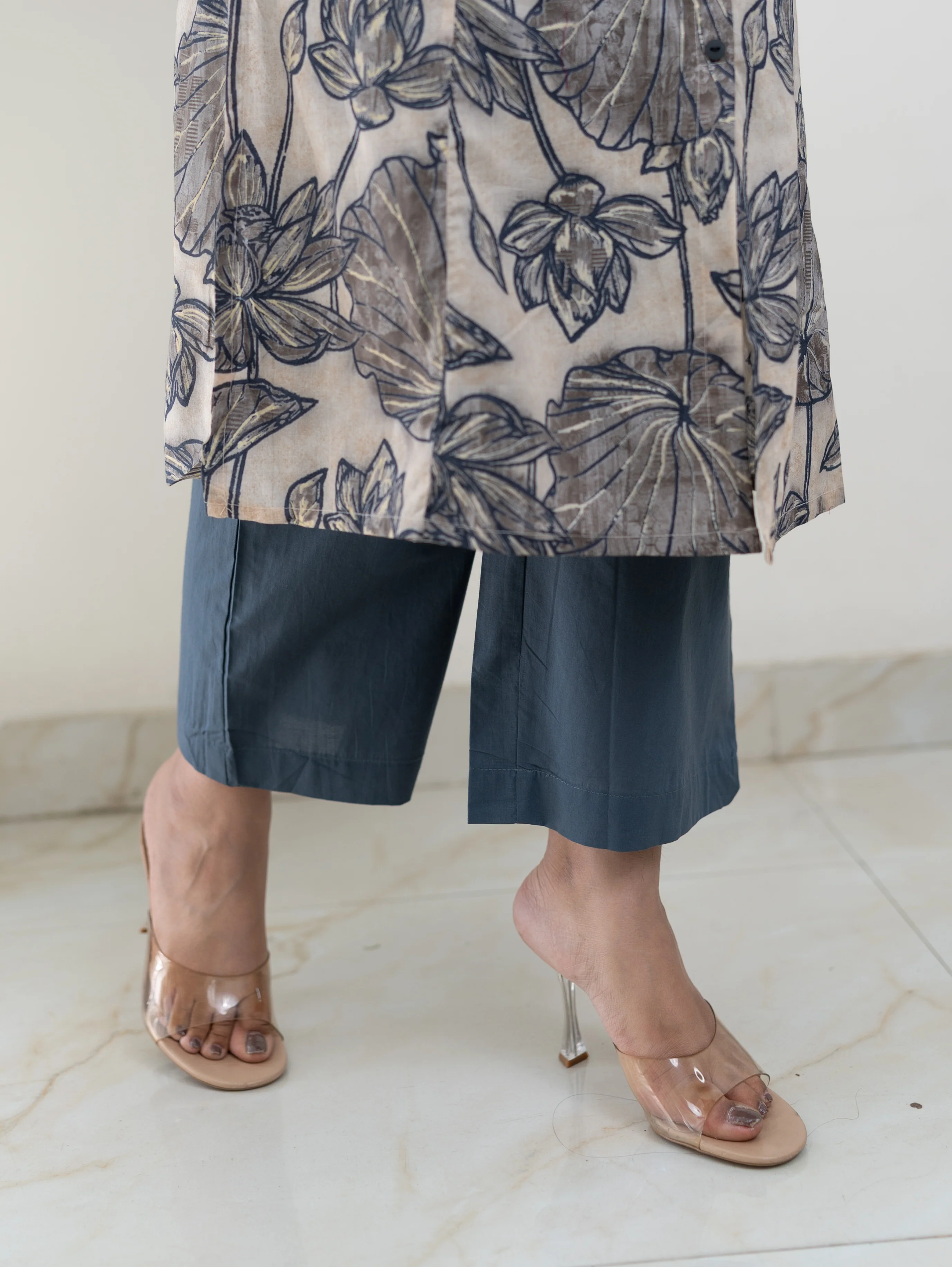 Grey Floral A-line Cotton Kurta Set - Image 8