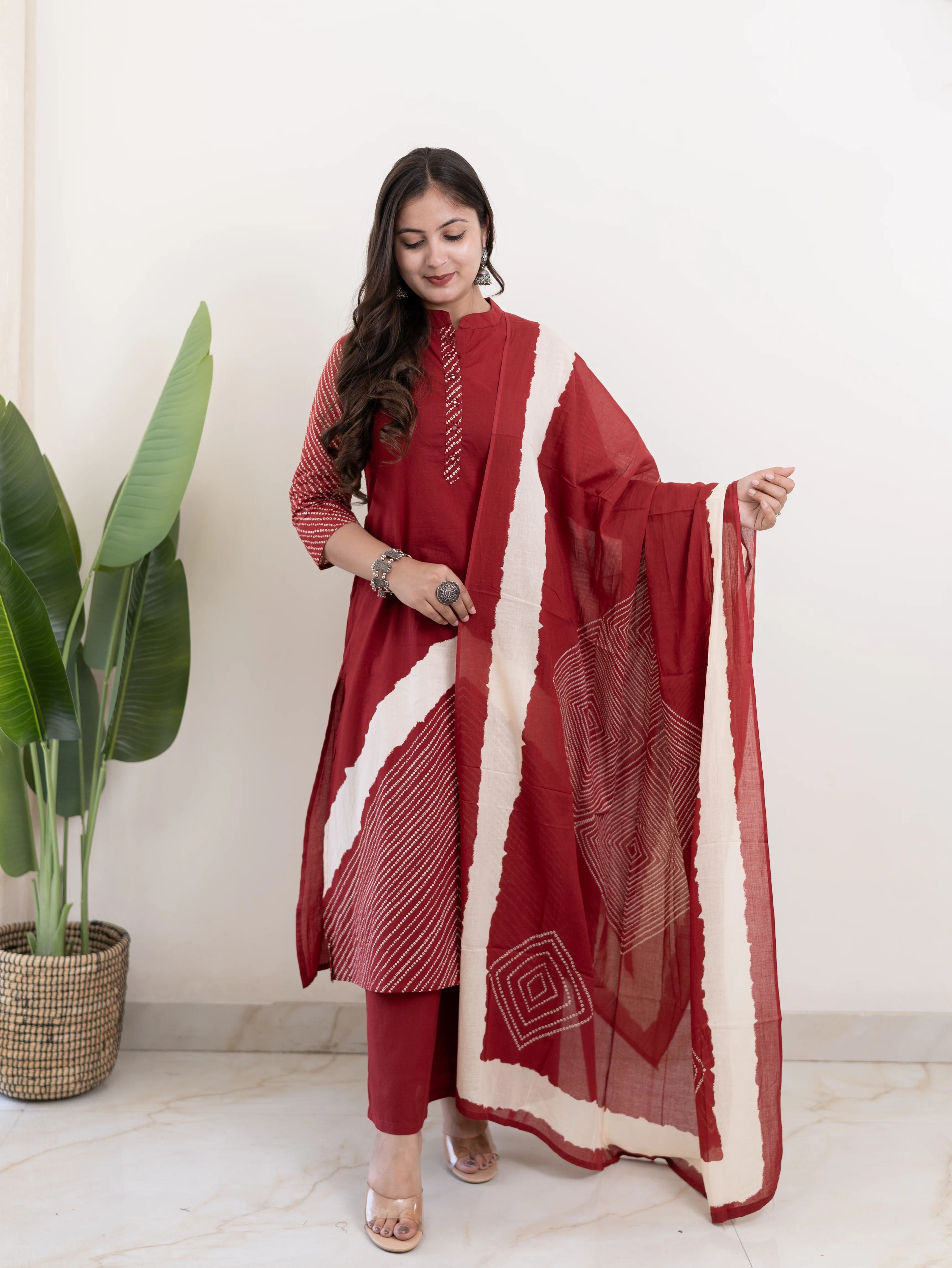 Isra Red Cotton Bandhani Straight Dupatta Set - Image 3