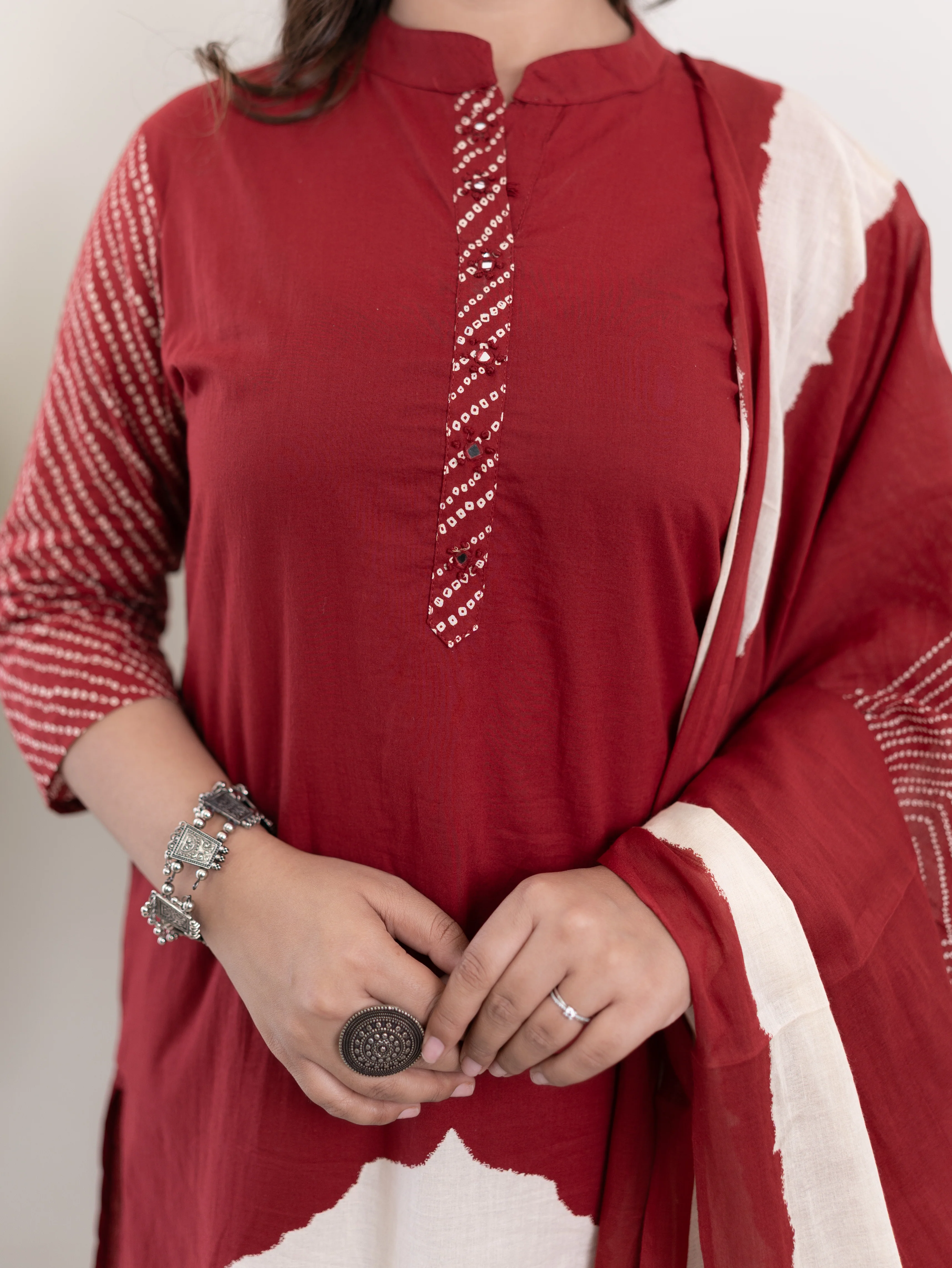 Isra Red Cotton Bandhani Straight Dupatta Set - Image 7