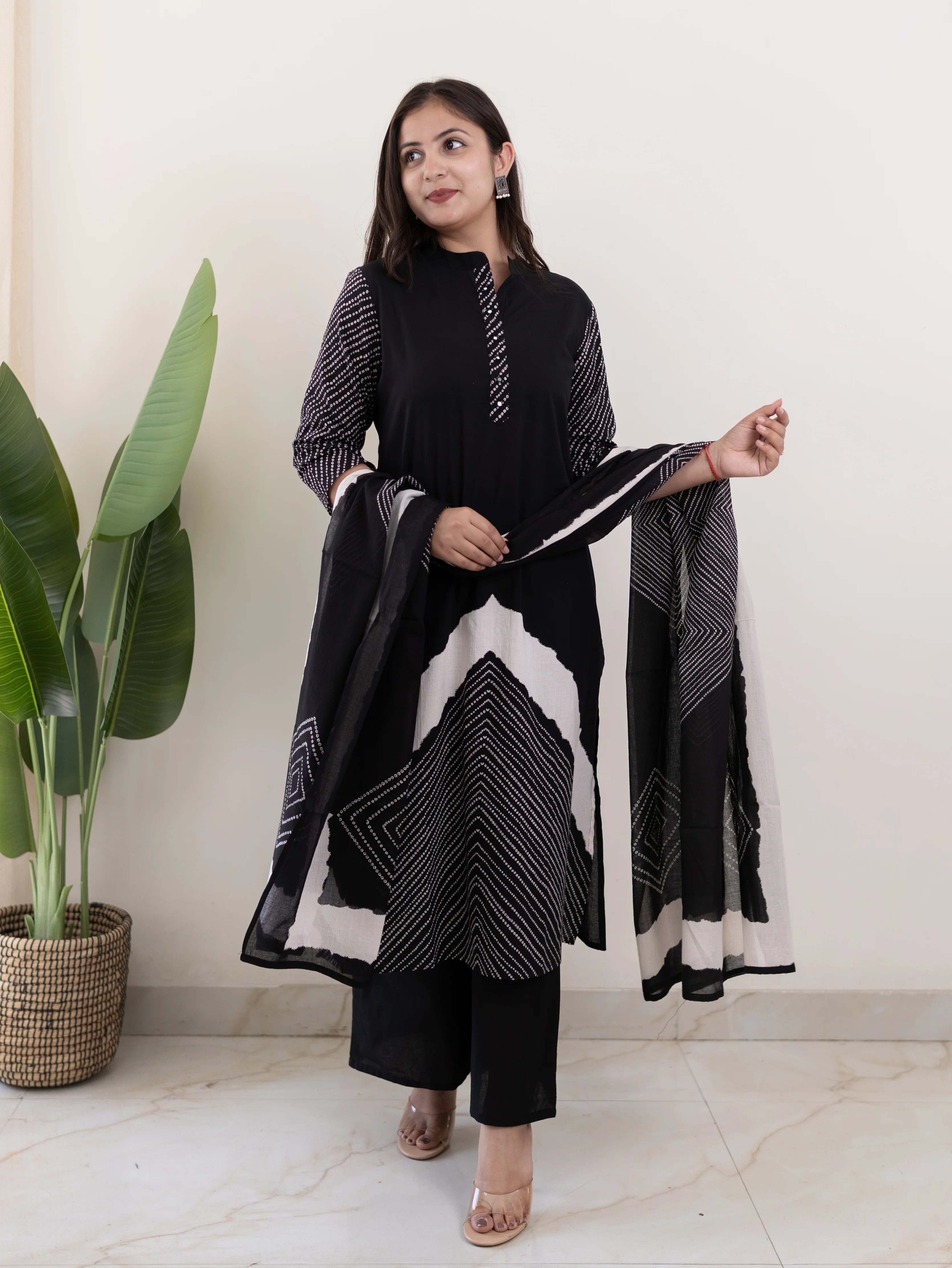 Isra Black Cotton Bandhani Straight Dupatta Set - Image 4