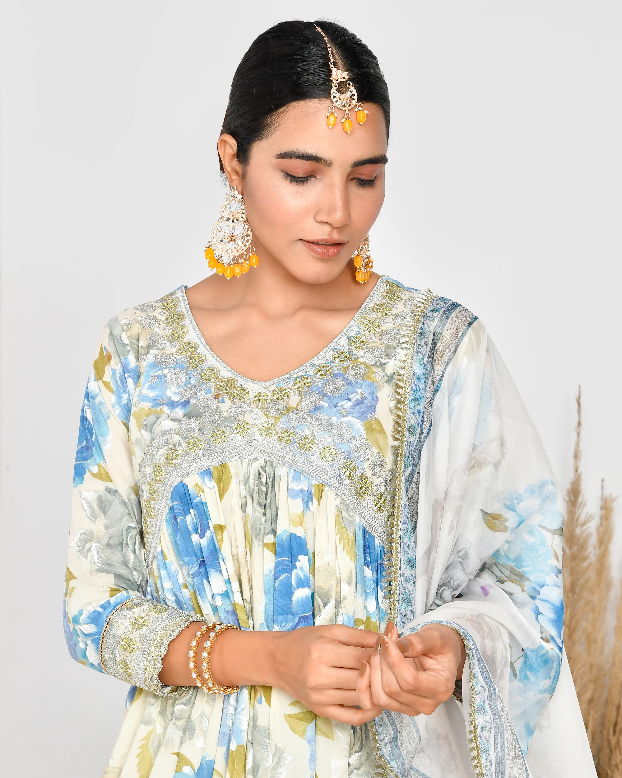 Jashn Special Muslin Floral Alia Style Pant Set with Potli - Image 10