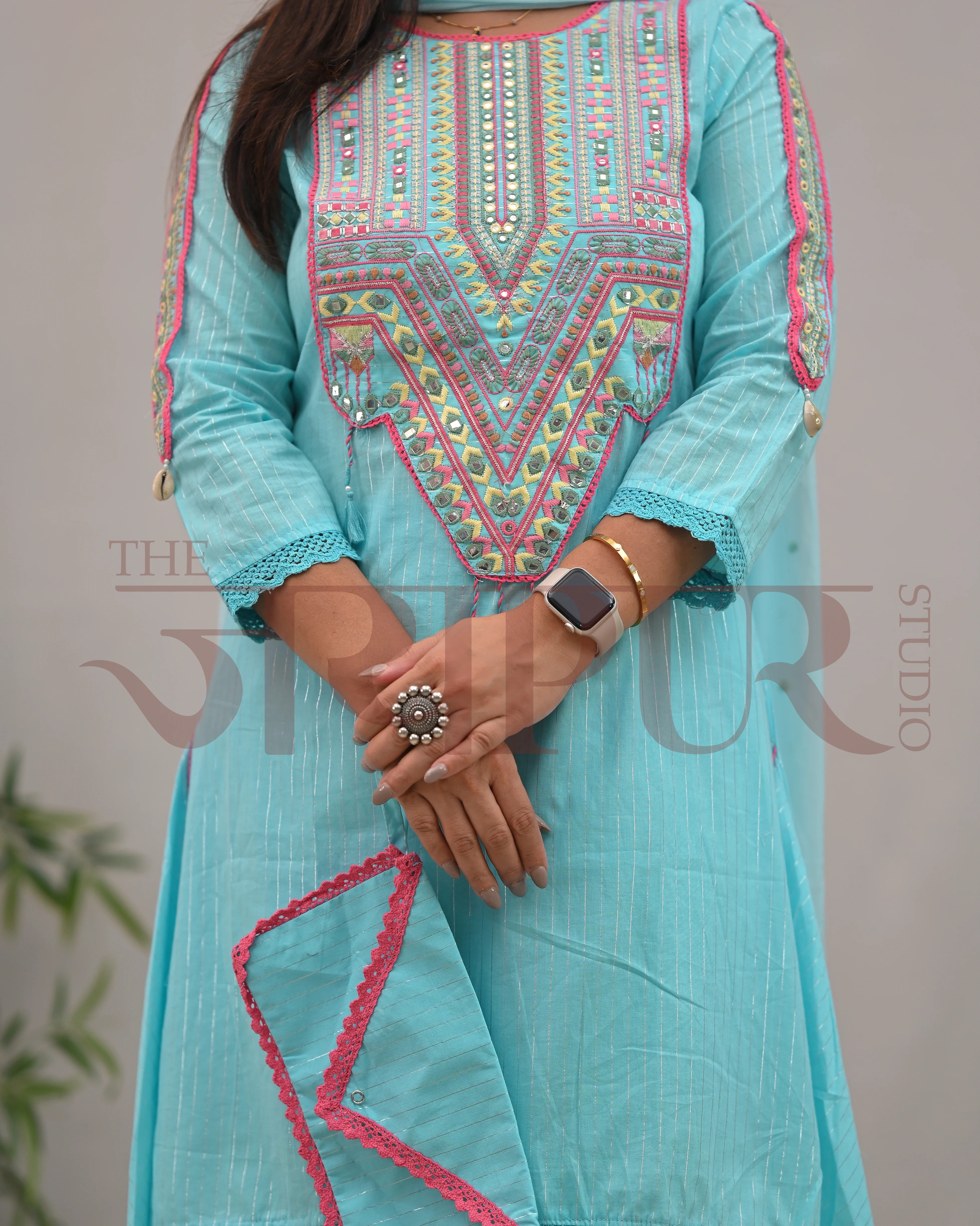 Meerza Asymmetric Embroidered Pant Set - Image 12