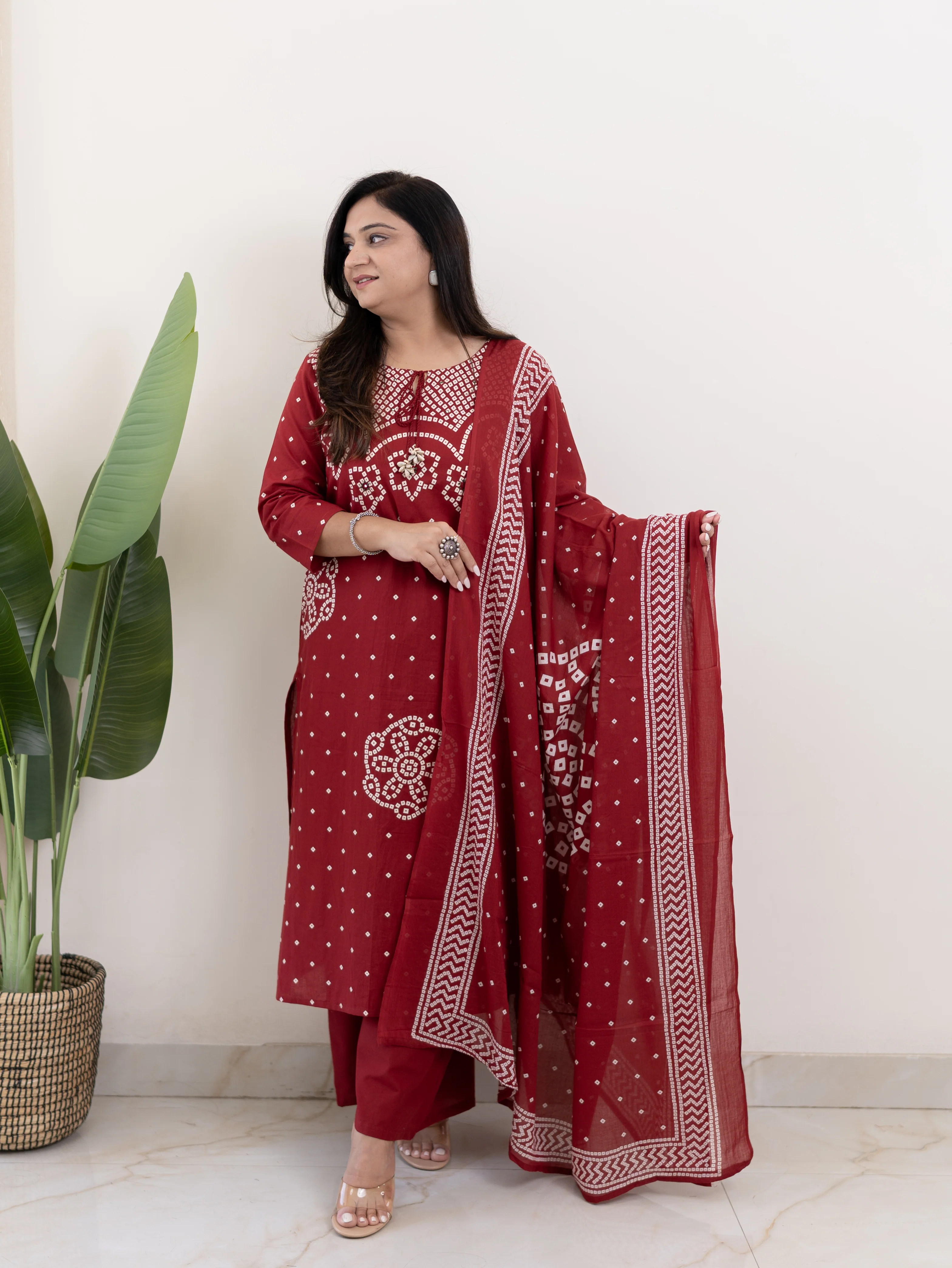Mishi Red Cotton Bandhani Straight Dupatta Set - Image 5