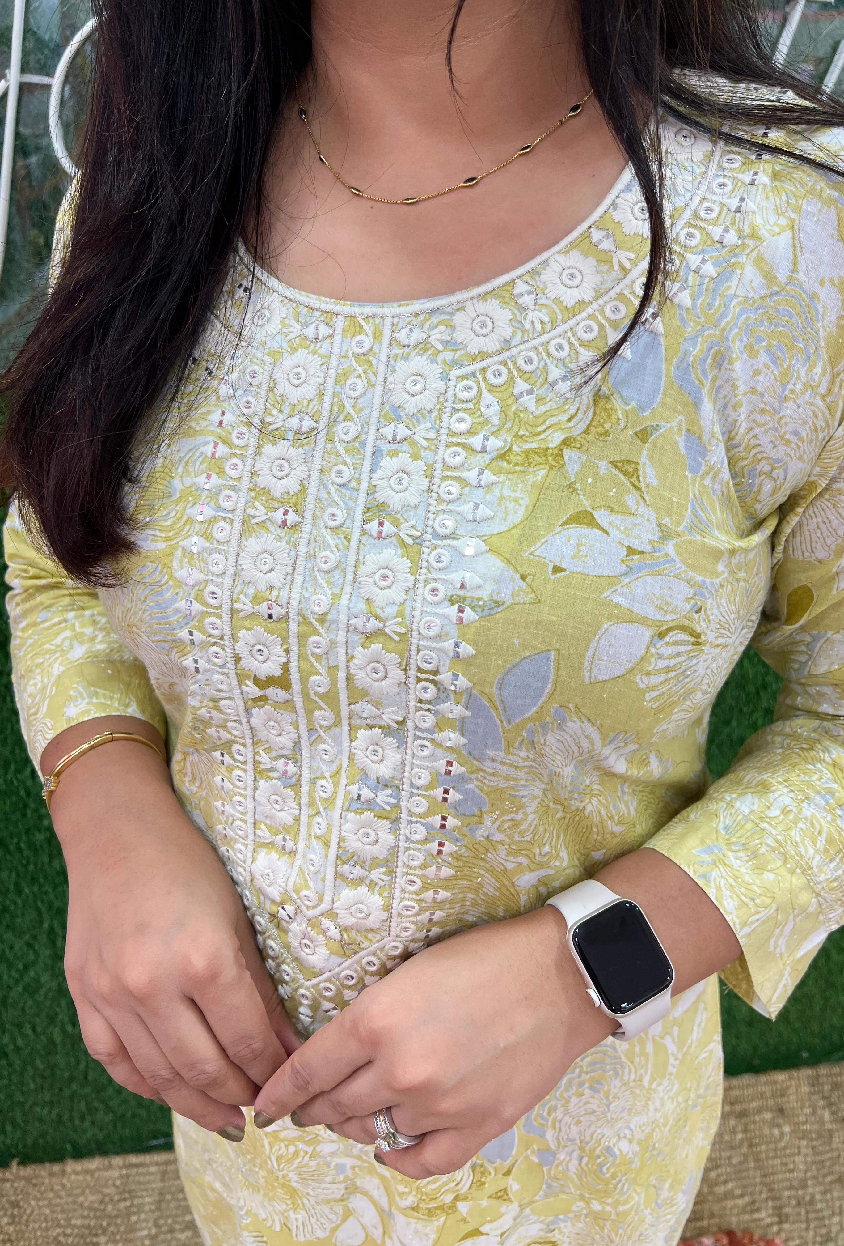 Mul Cotton Digital Floral Print Embroidered Kurta - Image 3