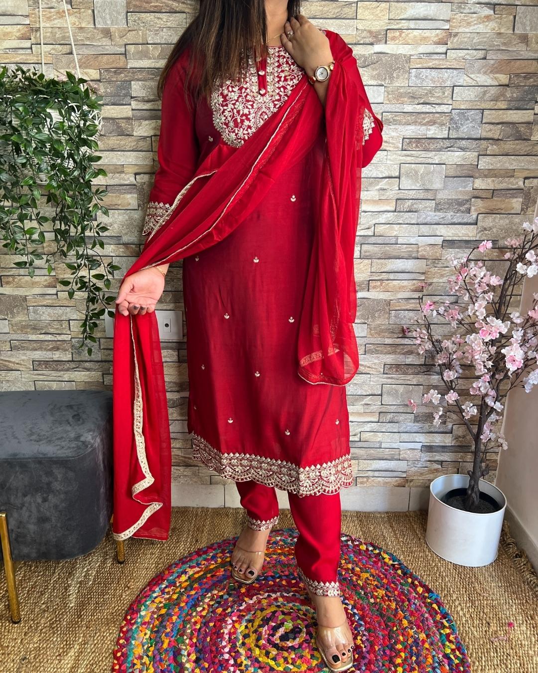 Muslin Solid Color Zari Embroidered Pant Set - Image 3