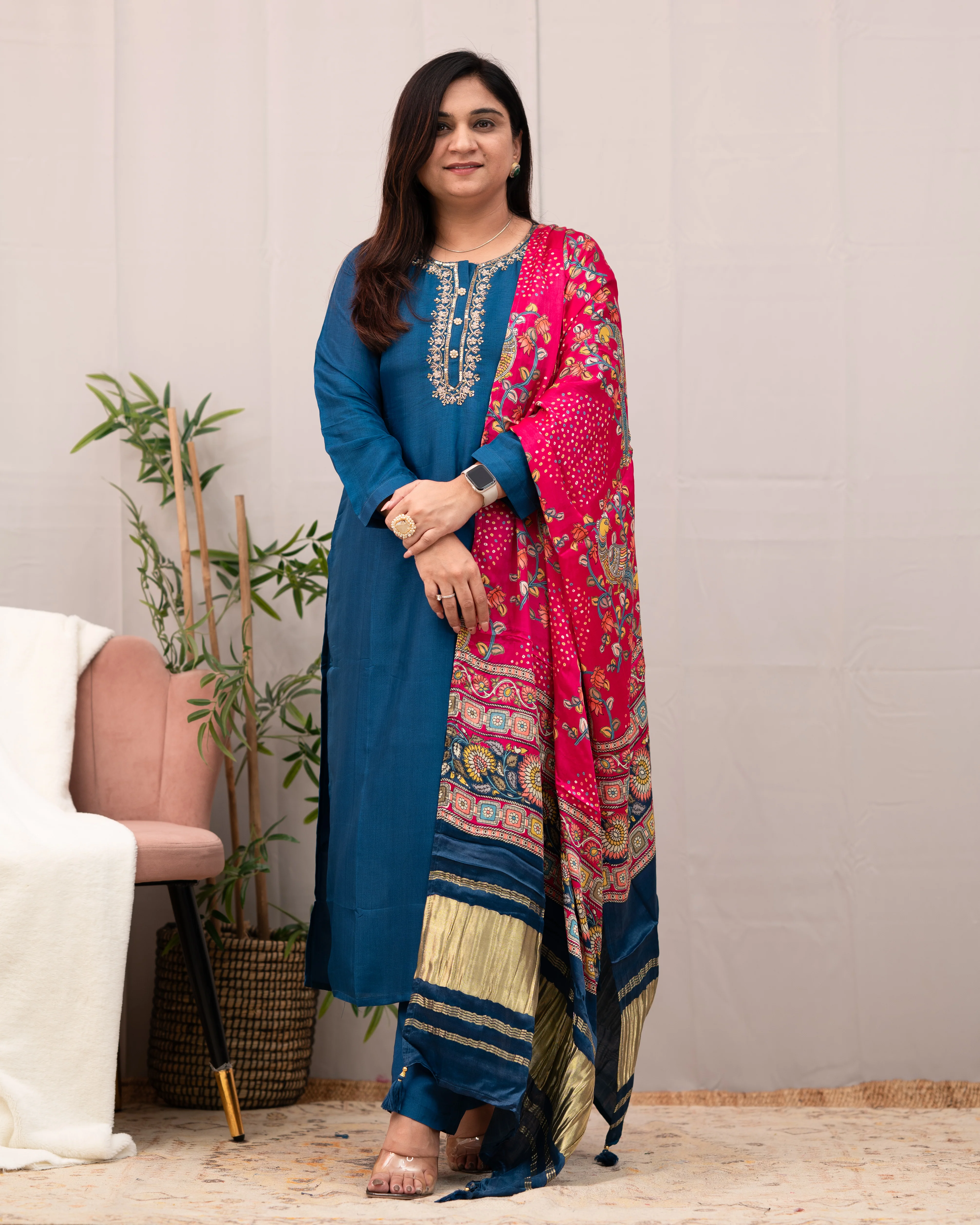 Neelam silk Embroidered Pant Set - Image 3