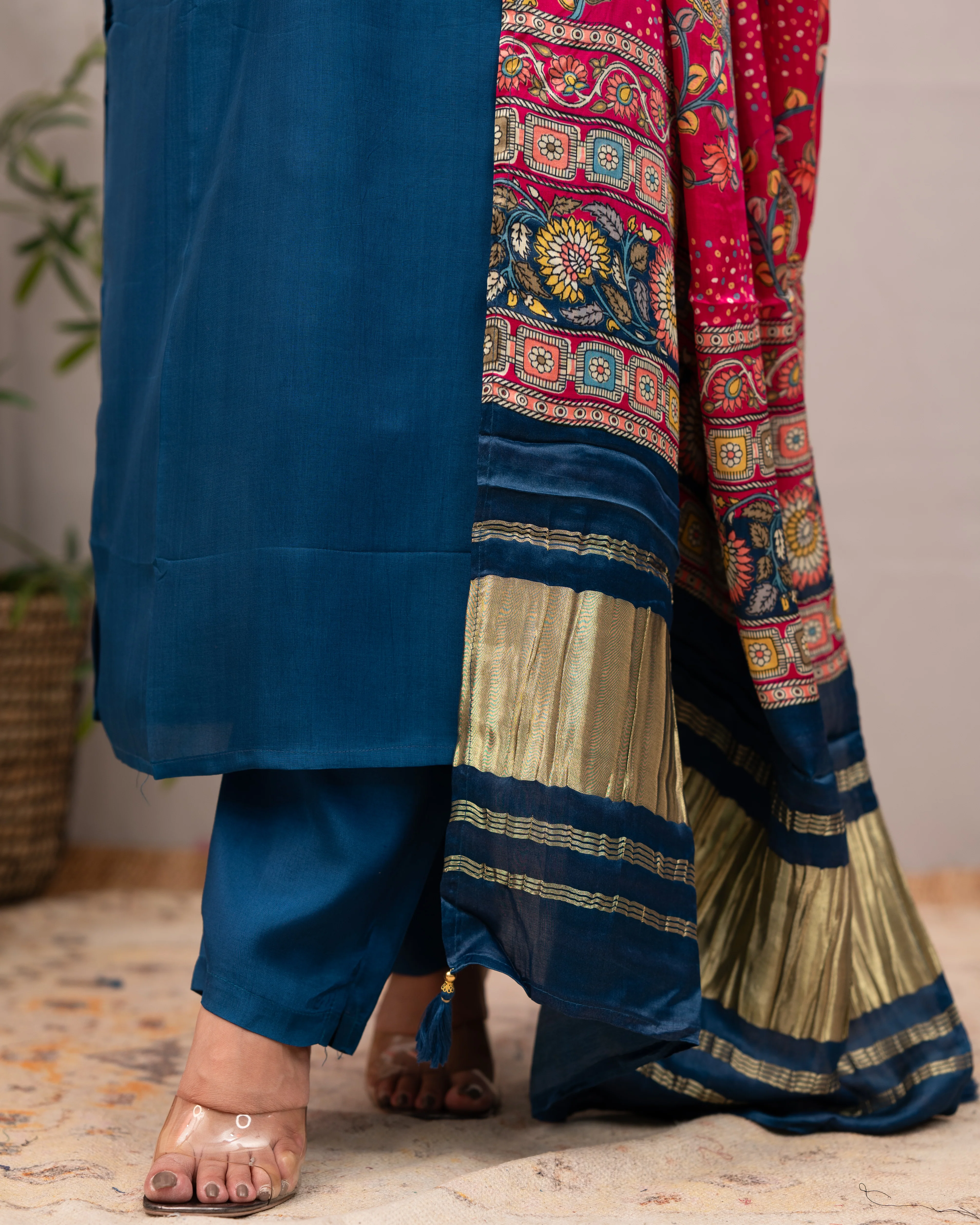 Neelam silk Embroidered Pant Set - Image 5