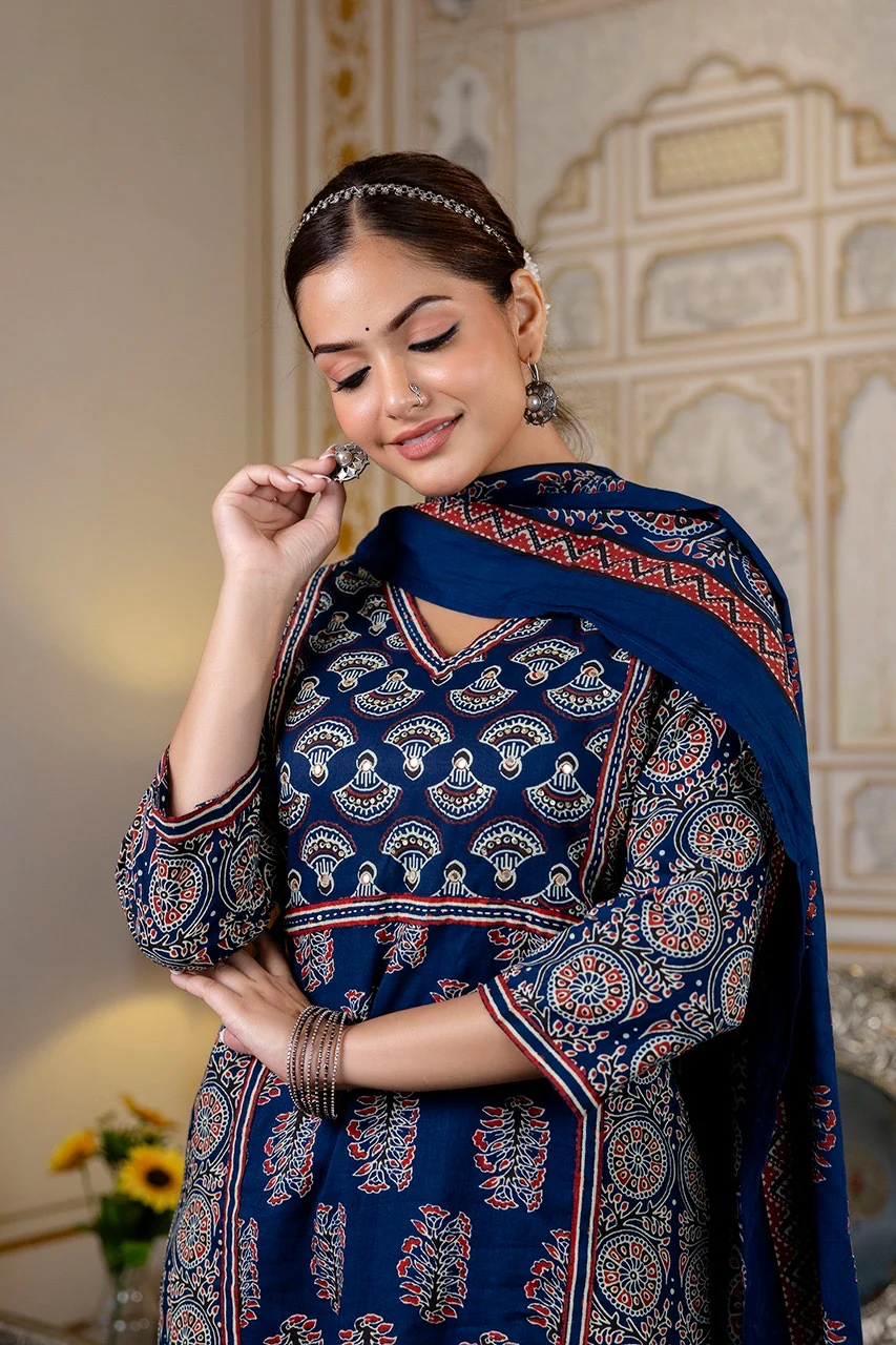Noor Cotton Embroidered Pant Set - Image 15