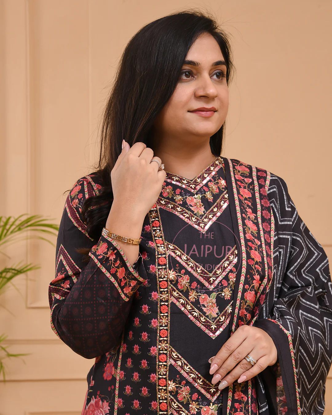 Premium Muslin HandEmbroidered Pant Set - Image 3