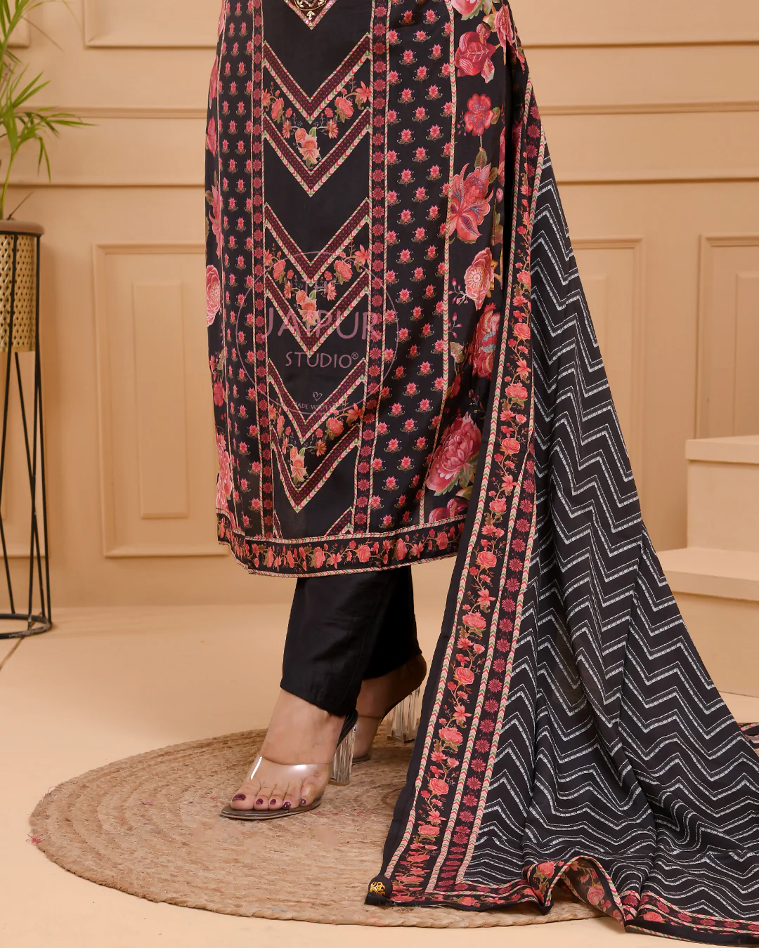 Premium Muslin HandEmbroidered Pant Set - Image 5