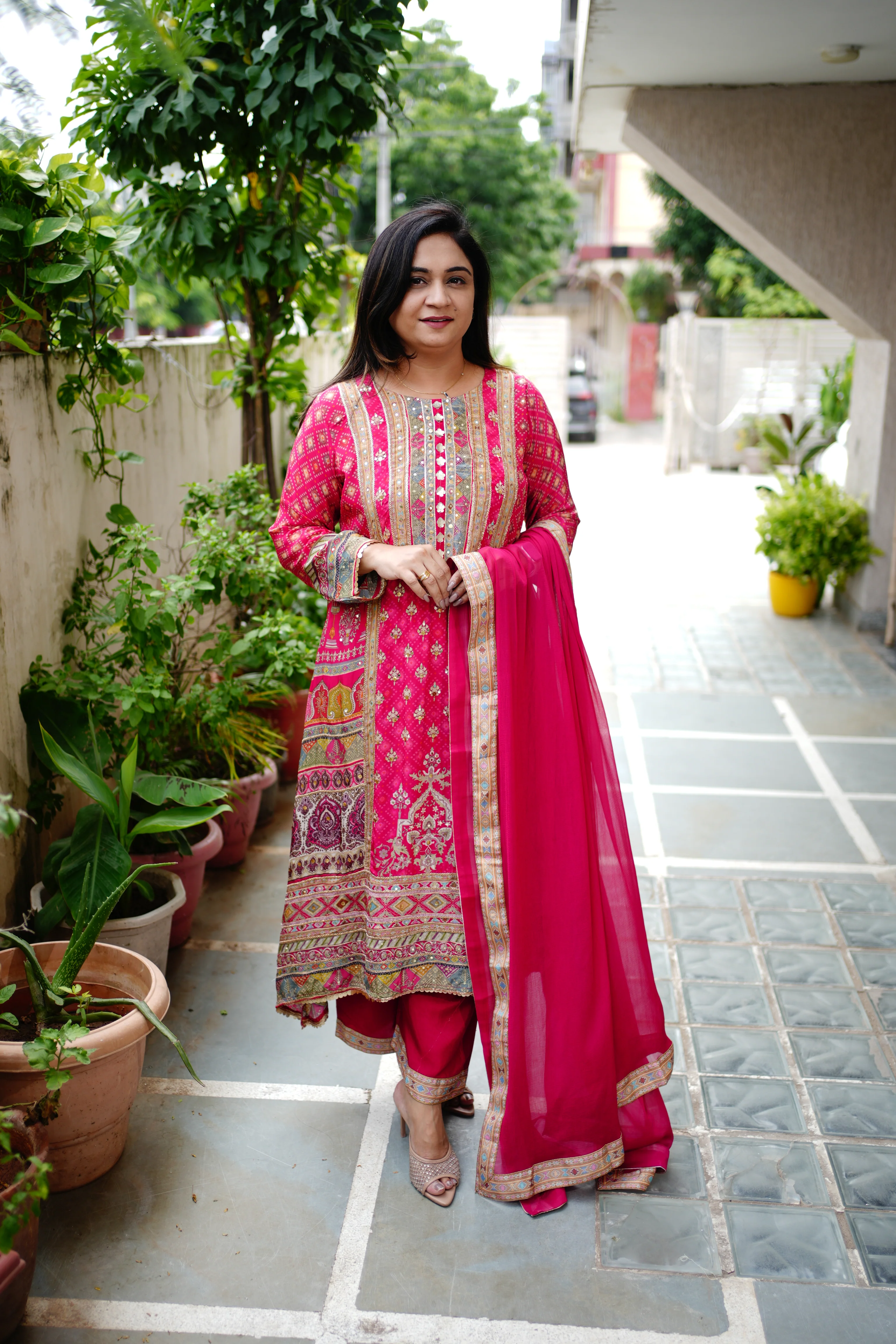 Roshni Asymmetric Shimmer tissue Embroidered Pant Set - Image 3