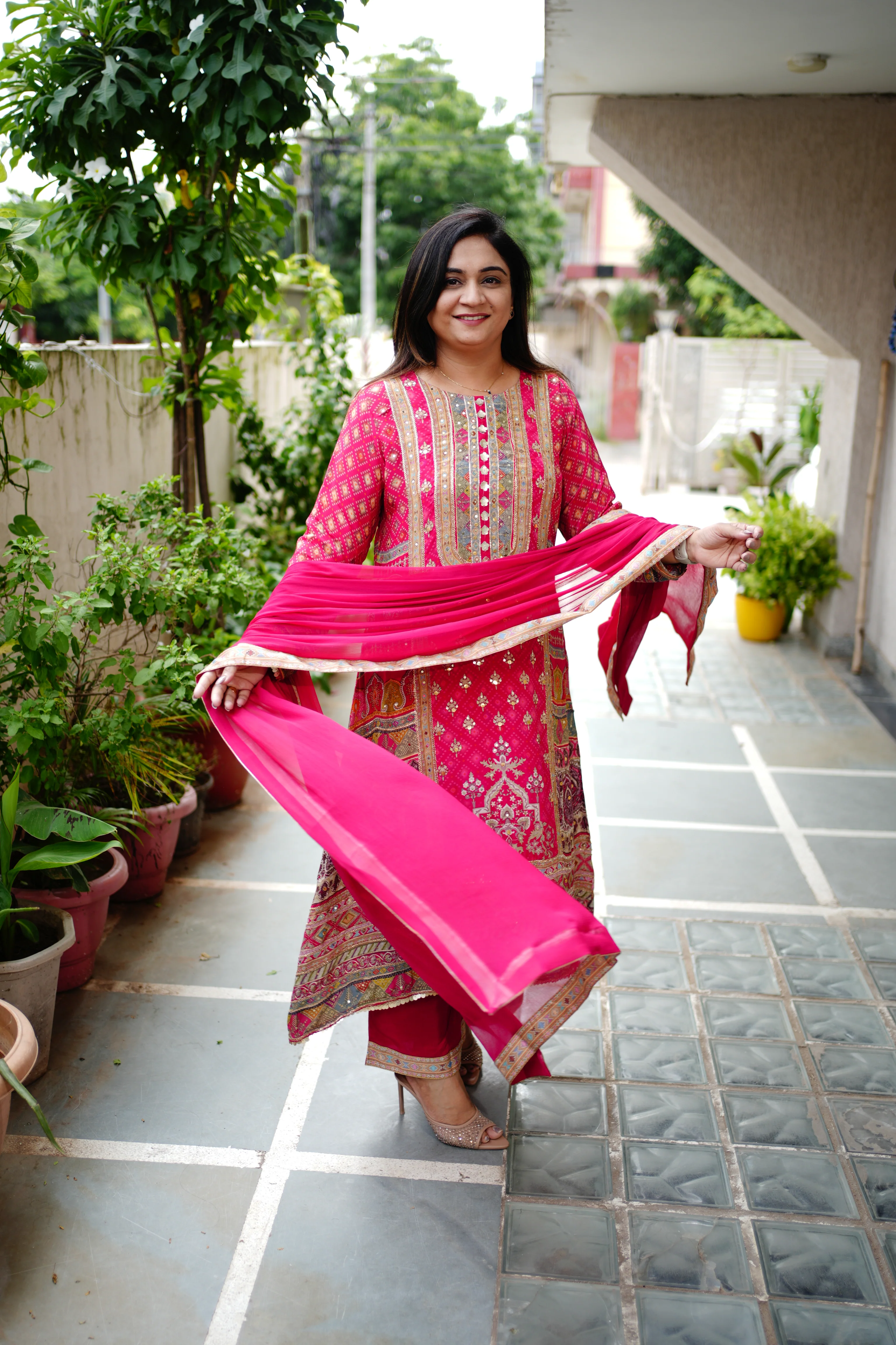 Roshni Asymmetric Shimmer tissue Embroidered Pant Set - Image 5