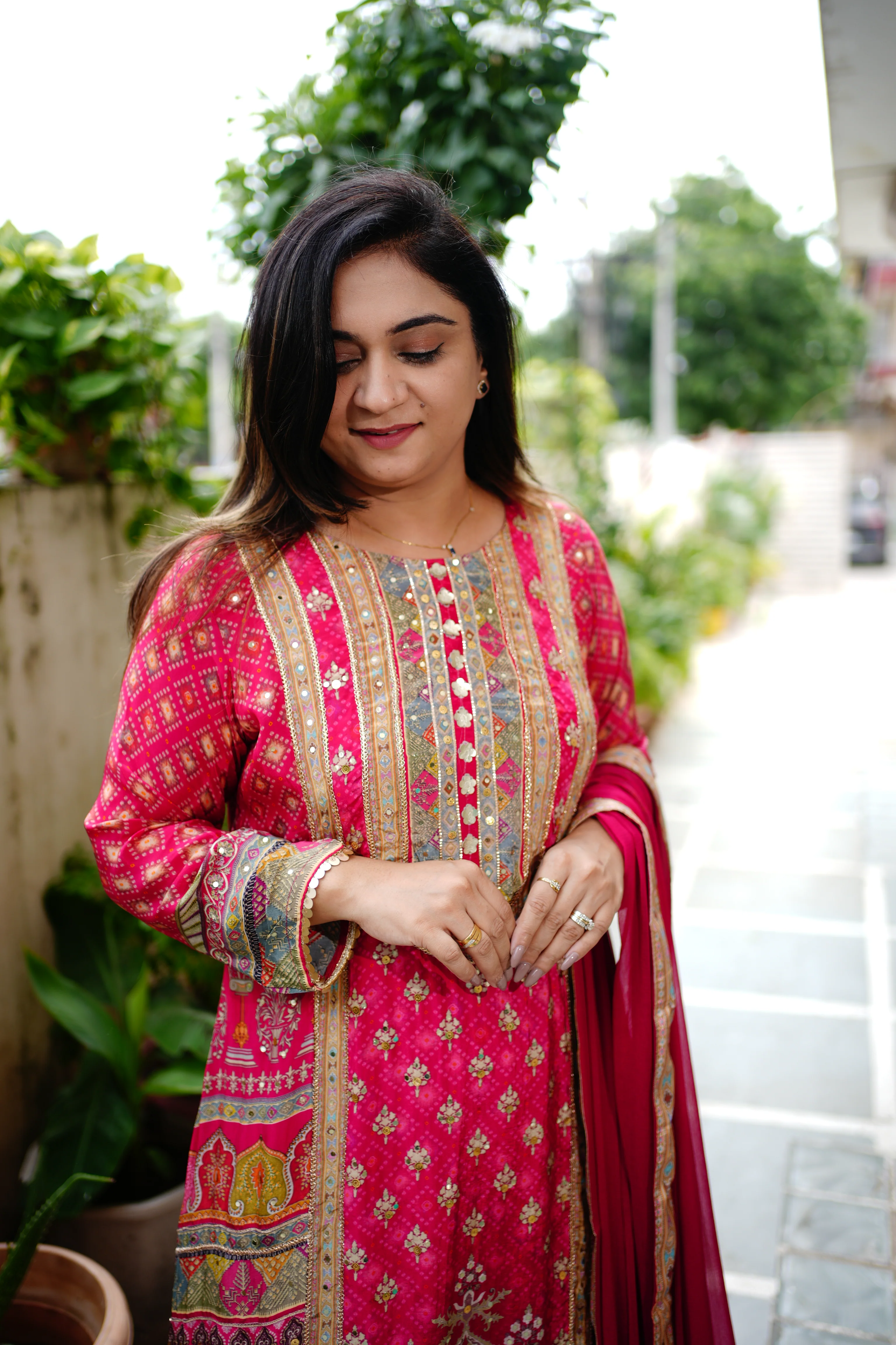 Roshni Asymmetric Shimmer tissue Embroidered Pant Set - Image 9