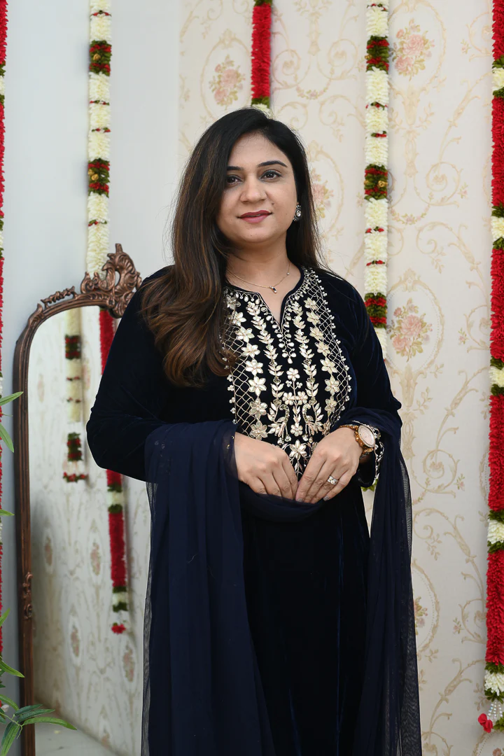 Saba Velvet Hand Embroidered Pant Set - Image 5