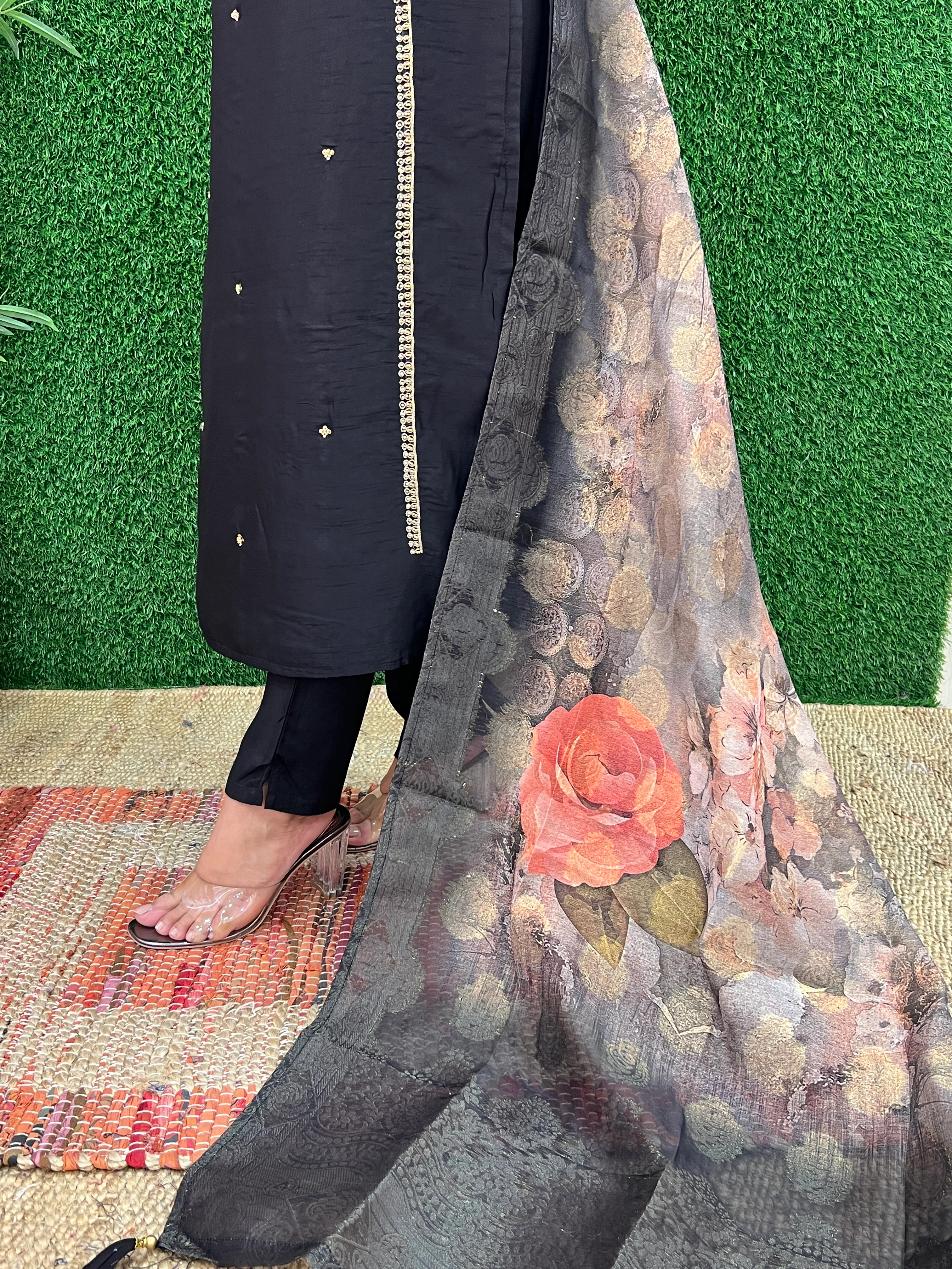 Saira Silk Handembroidered Pant Set! - Image 7