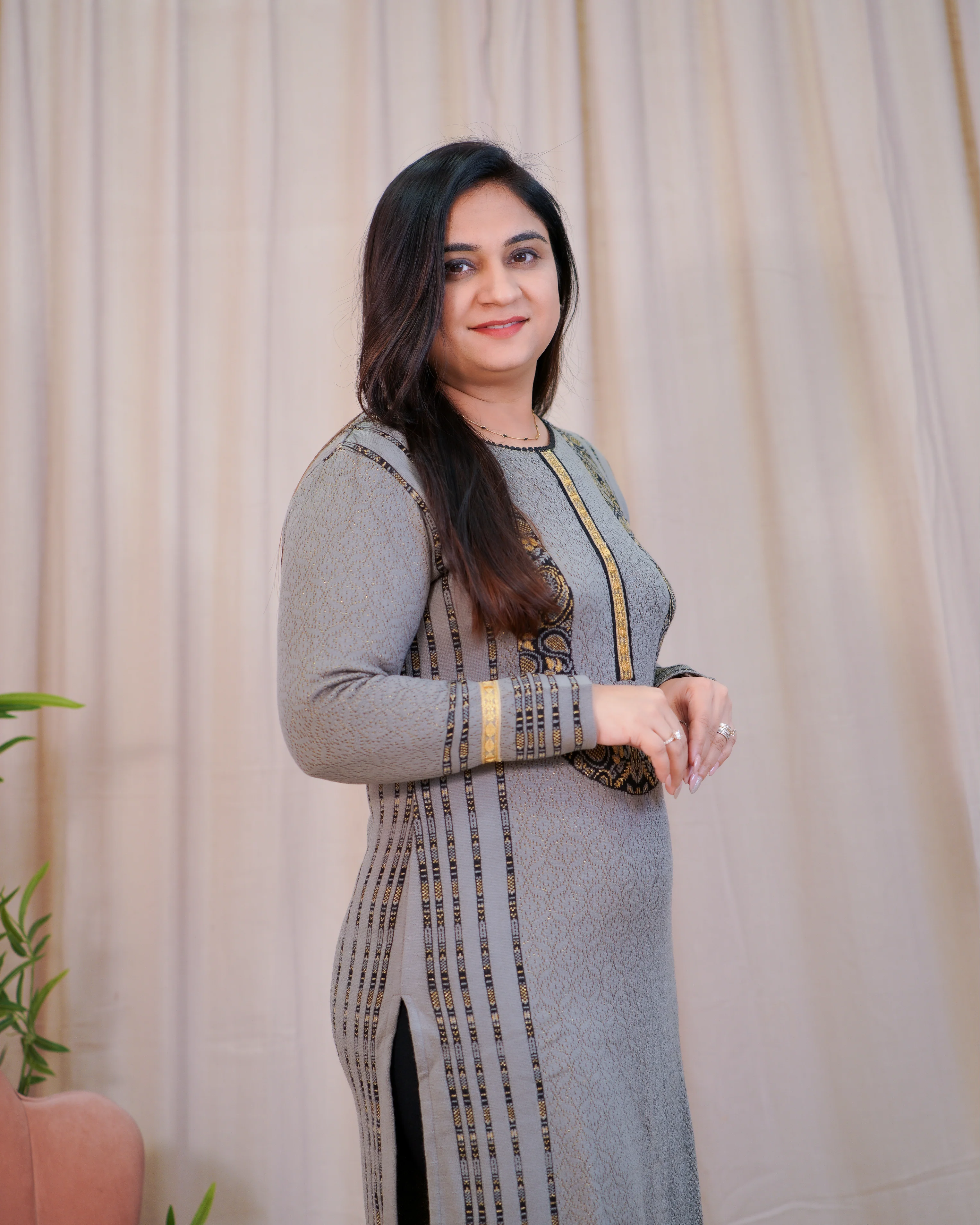 Samaira Woollen Embroidered Pant Set - Image 3