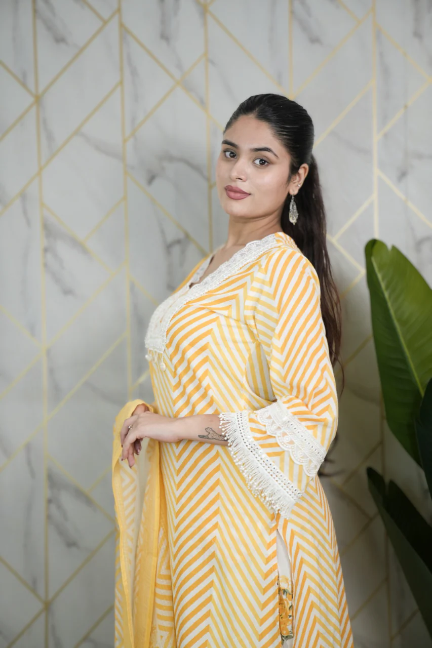 Sara Leheriya Cotton Detailed Farshi Salwar Set - Image 3