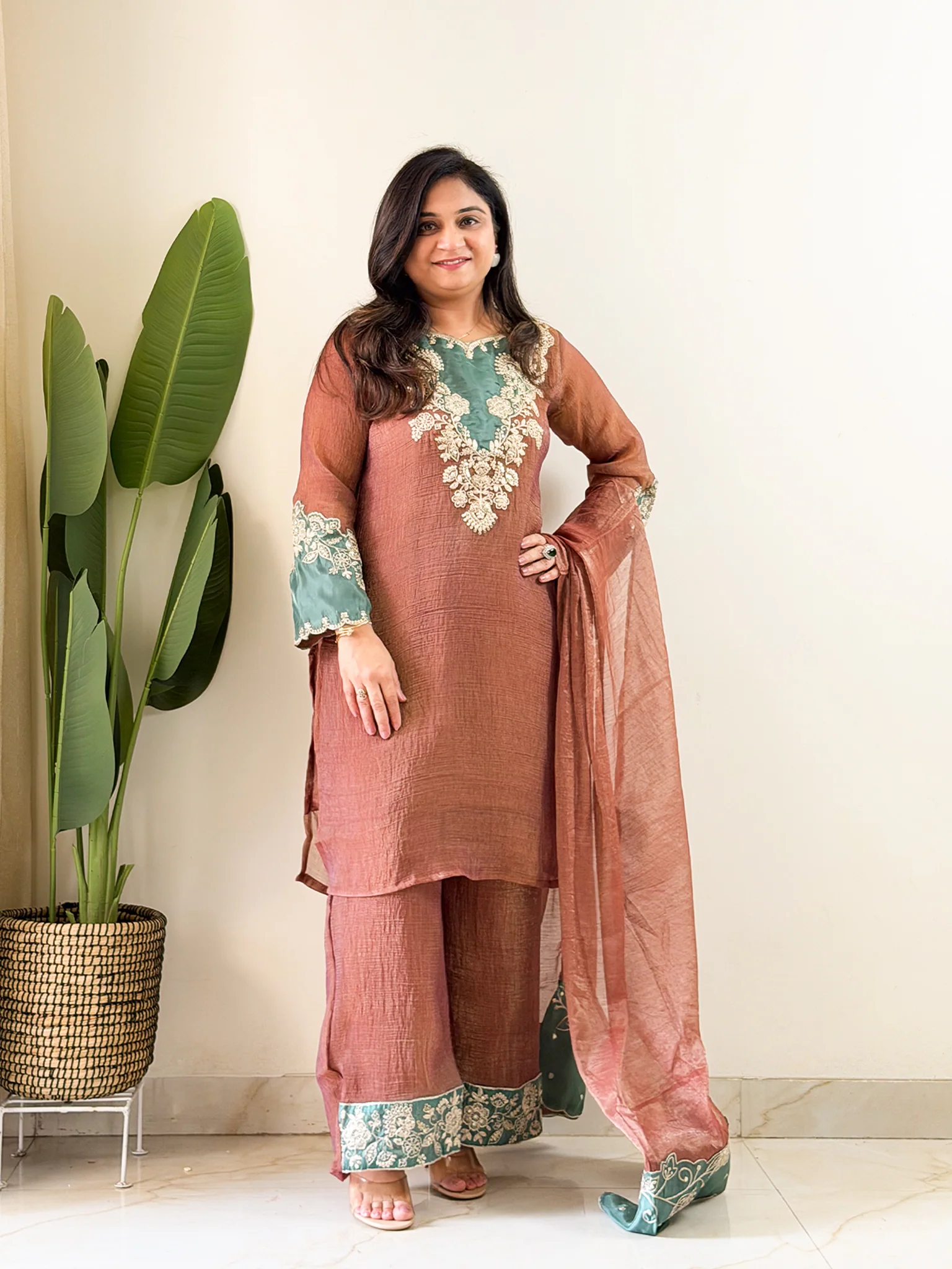 Kanika Shimmer Tissue Applique Detailed Dupatta Set - Image 3
