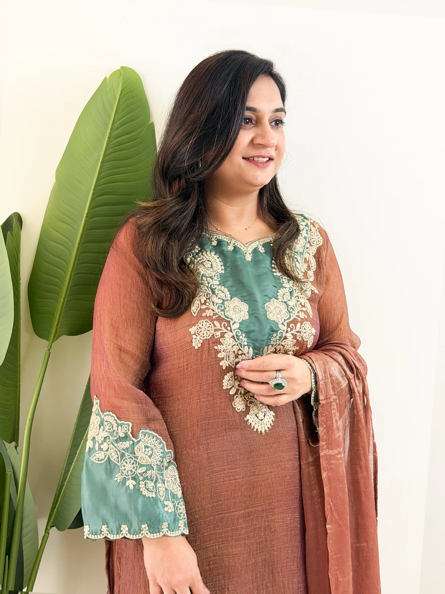 Kanika Shimmer Tissue Applique Detailed Dupatta Set - Image 5