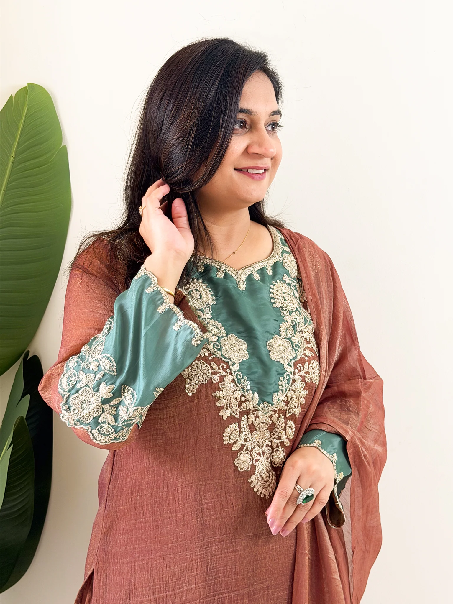 Kanika Shimmer Tissue Applique Detailed Dupatta Set - Image 8