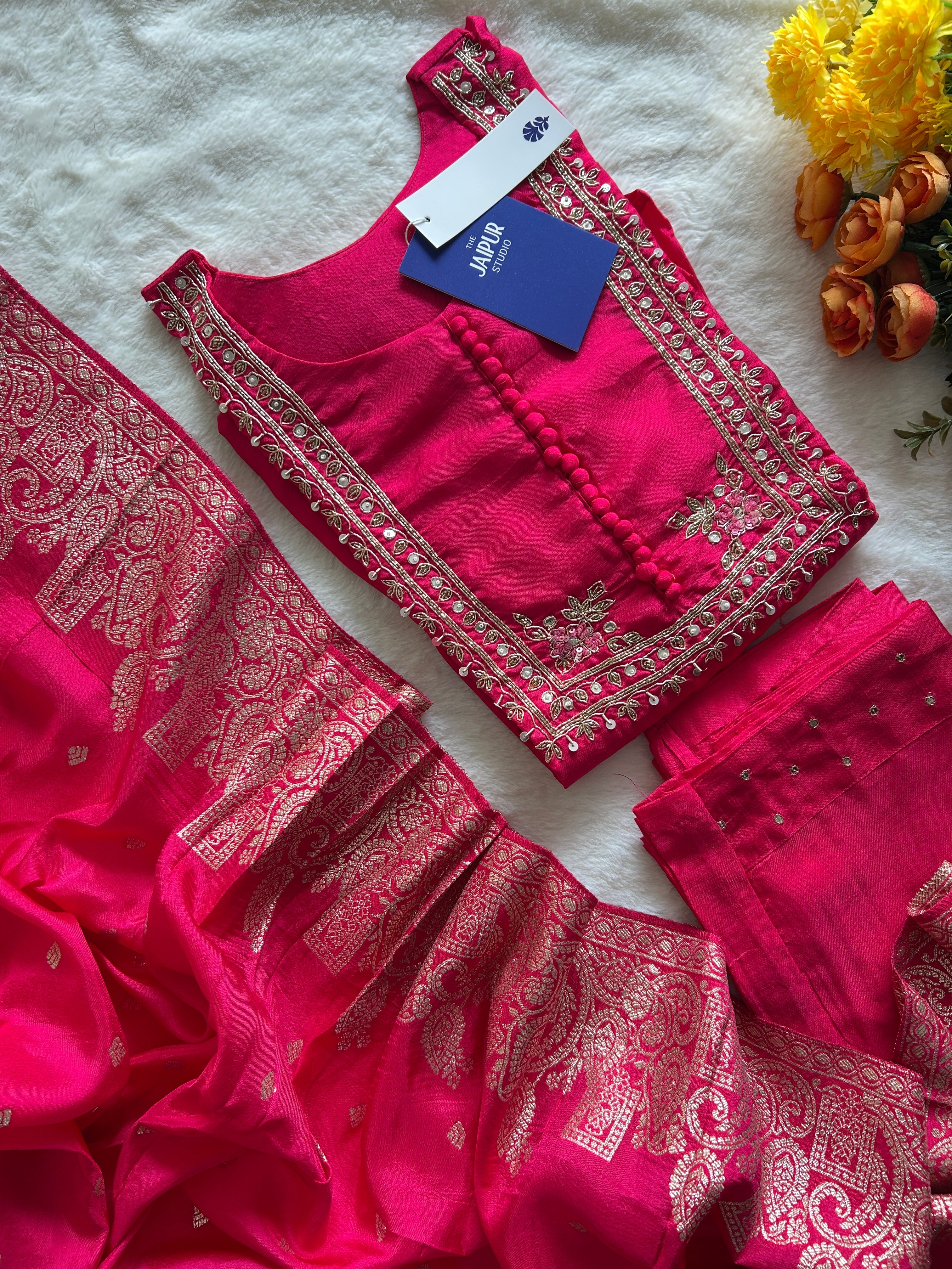 Shloka Silk Hand Embroidered Pant Set - Image 7