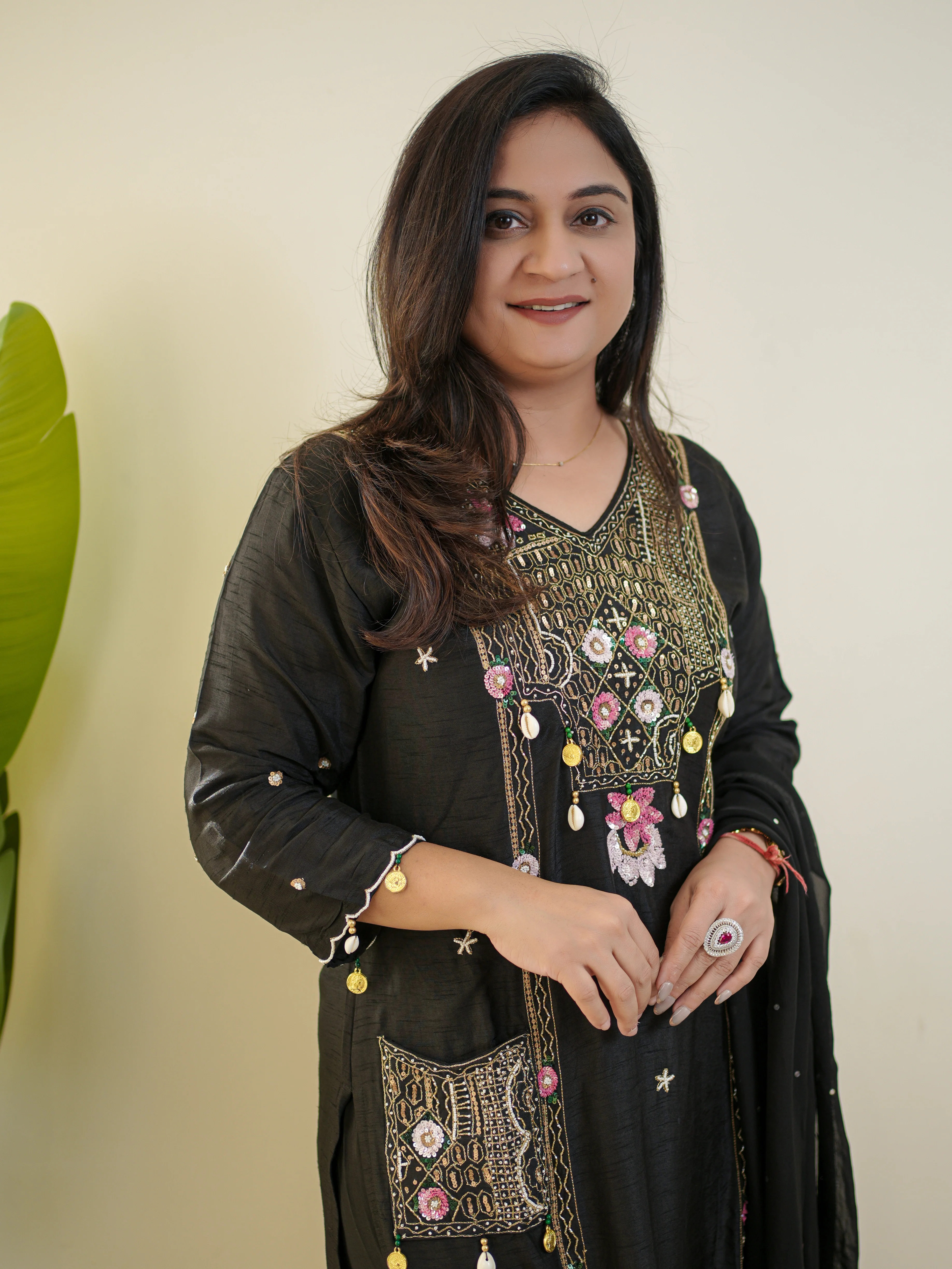 Sia Black Silk Festive HandEmbroidered Pant Set - Image 5